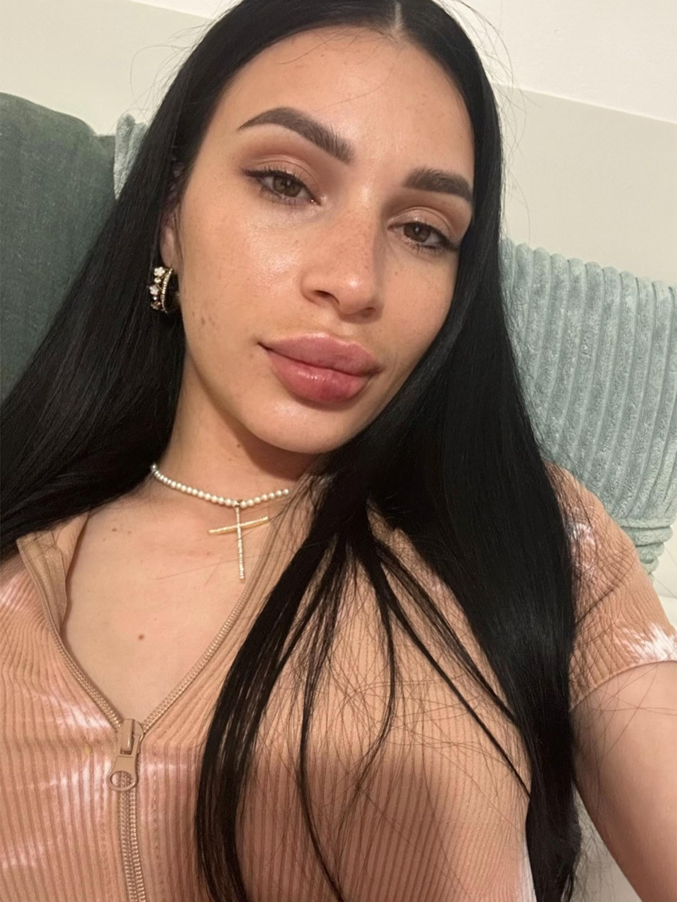@Patricia🤍🖤
