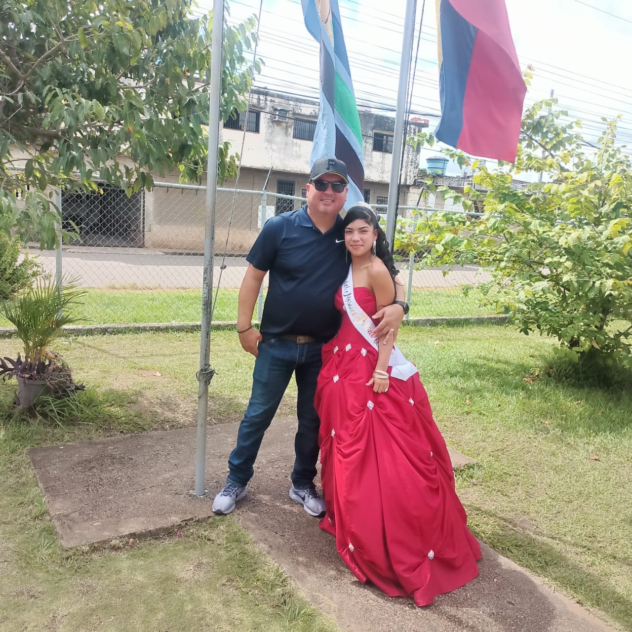 @TOM&Aacute;S LADERA