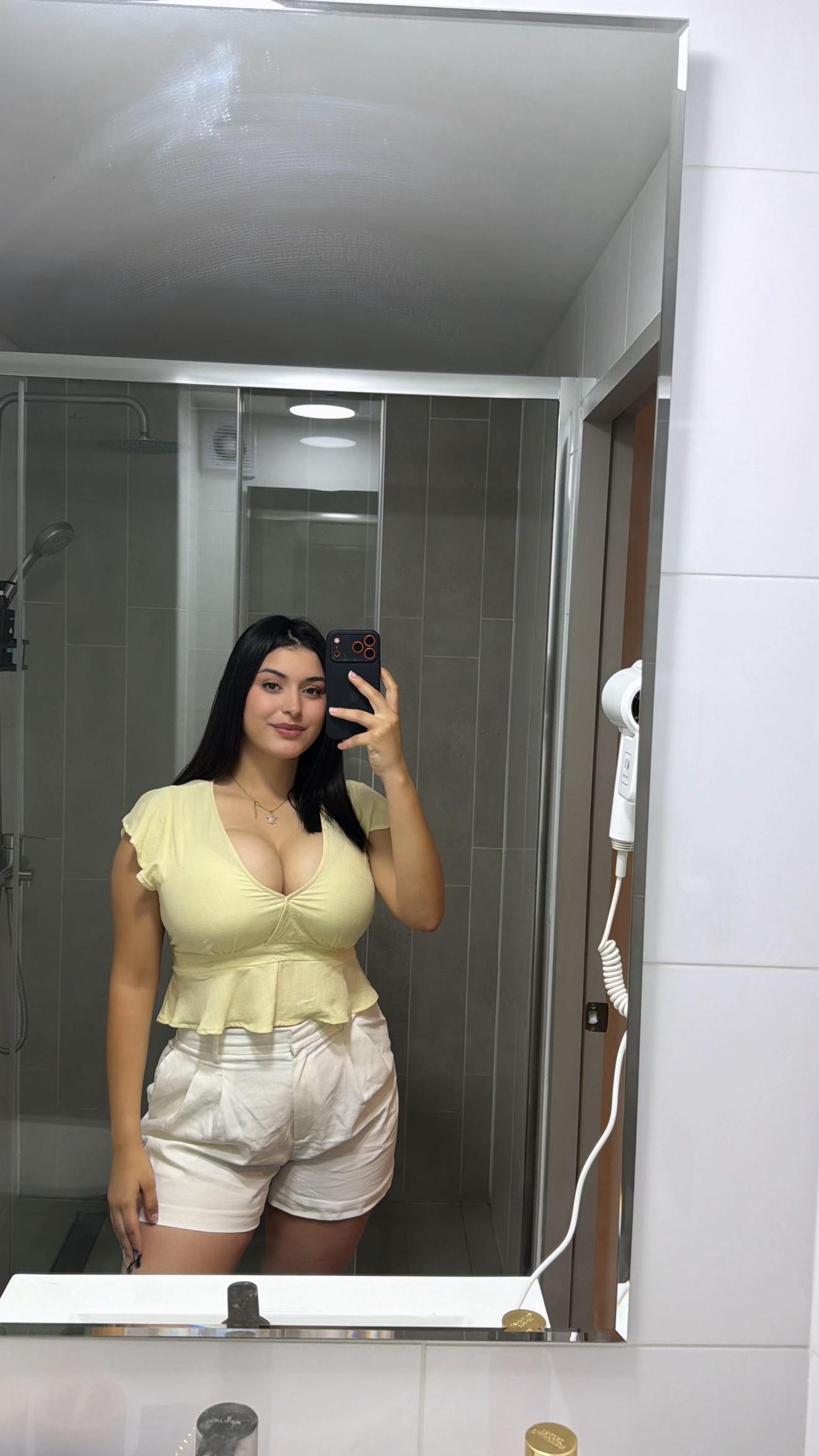 @𝐀𝐥𝐞𝐣𝐚𝐧𝐝𝐫𝐚