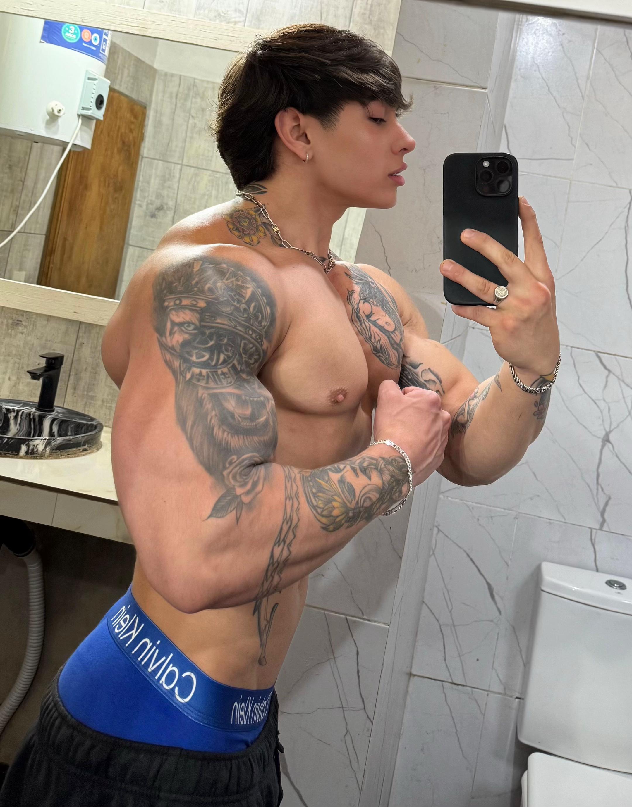 @Nicolás
