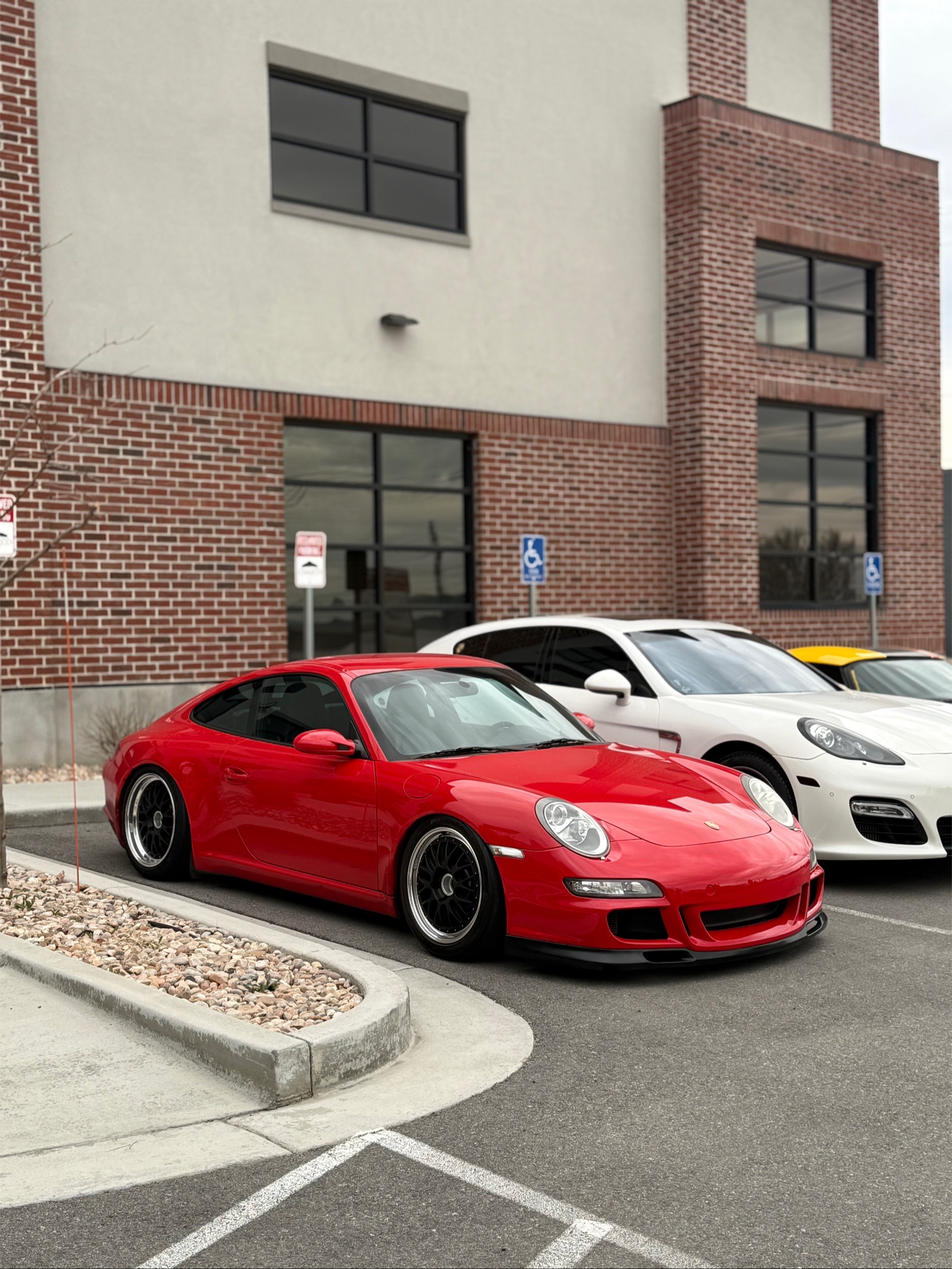 @Nom Nom Garage