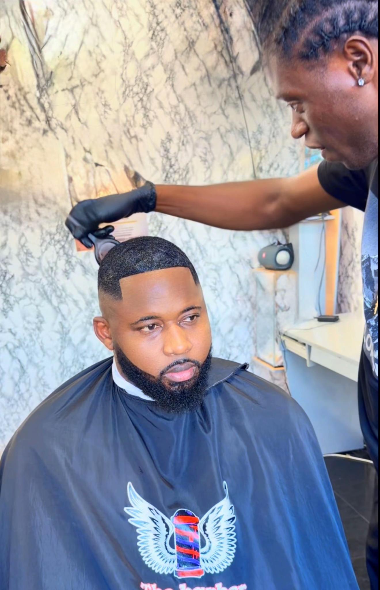 @Youngjeezy __fades Saquis 🇬🇼