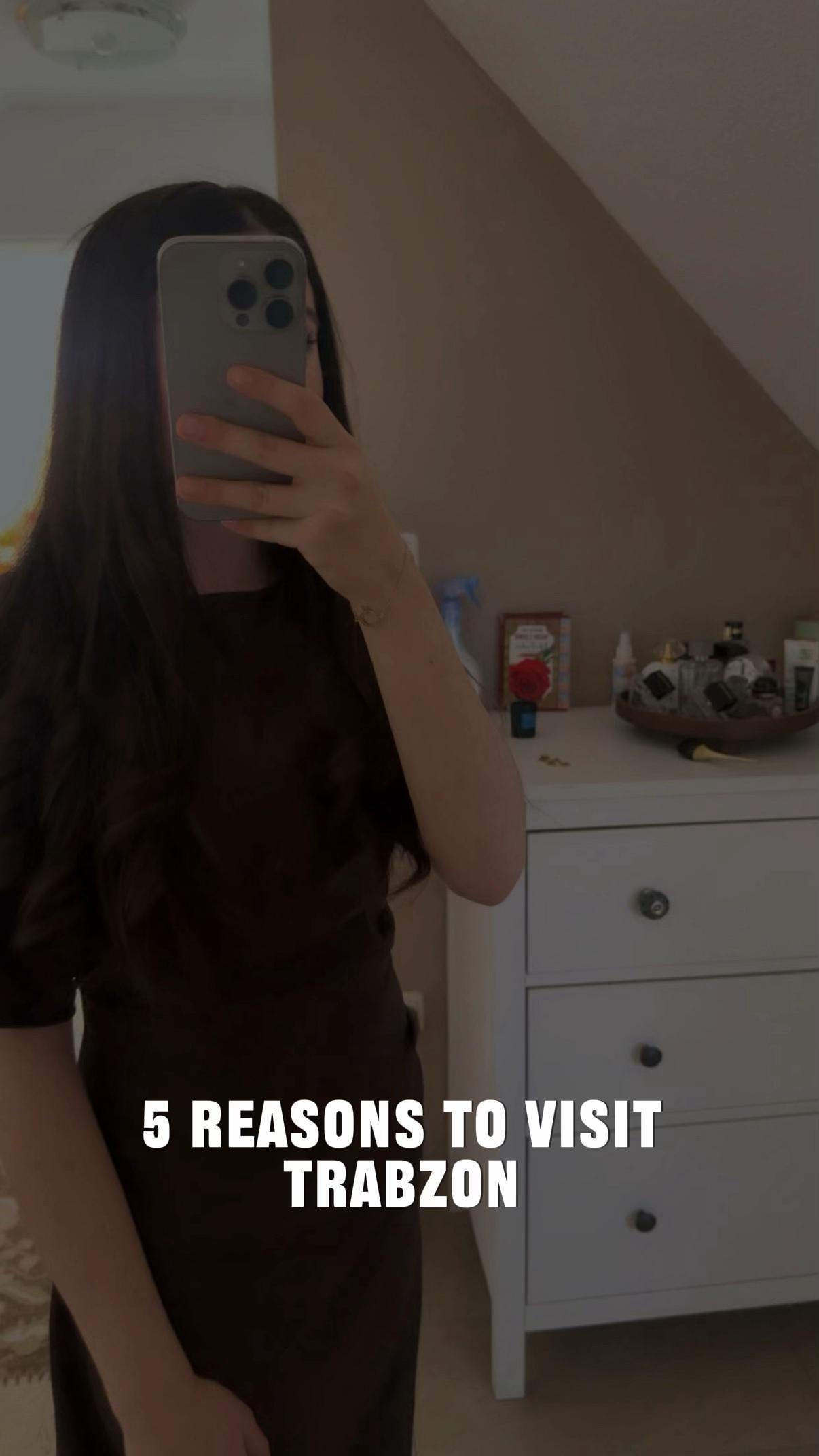 @𝓮&lsquo;