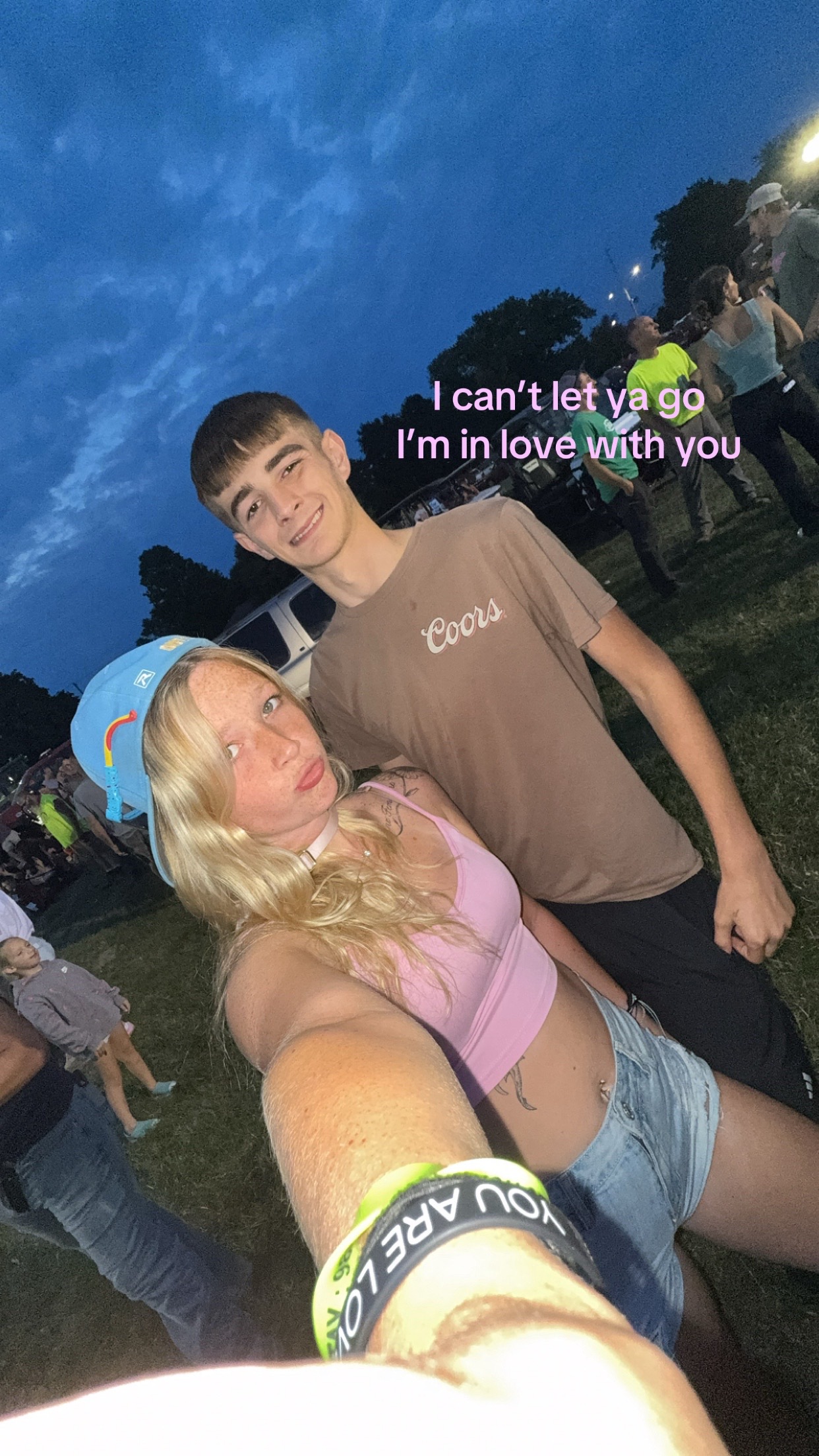 @😉