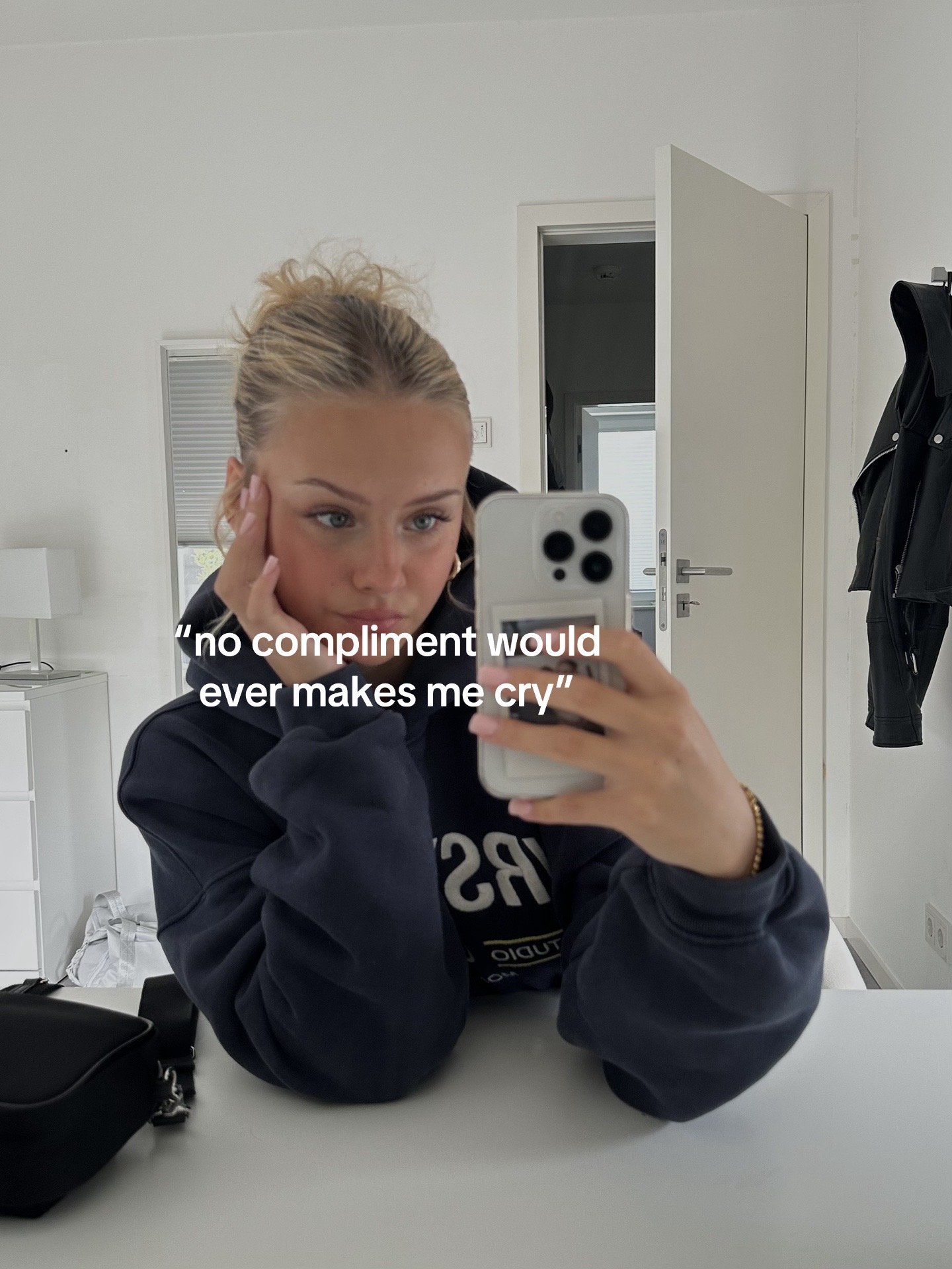 @JULIE ANTÓNIA