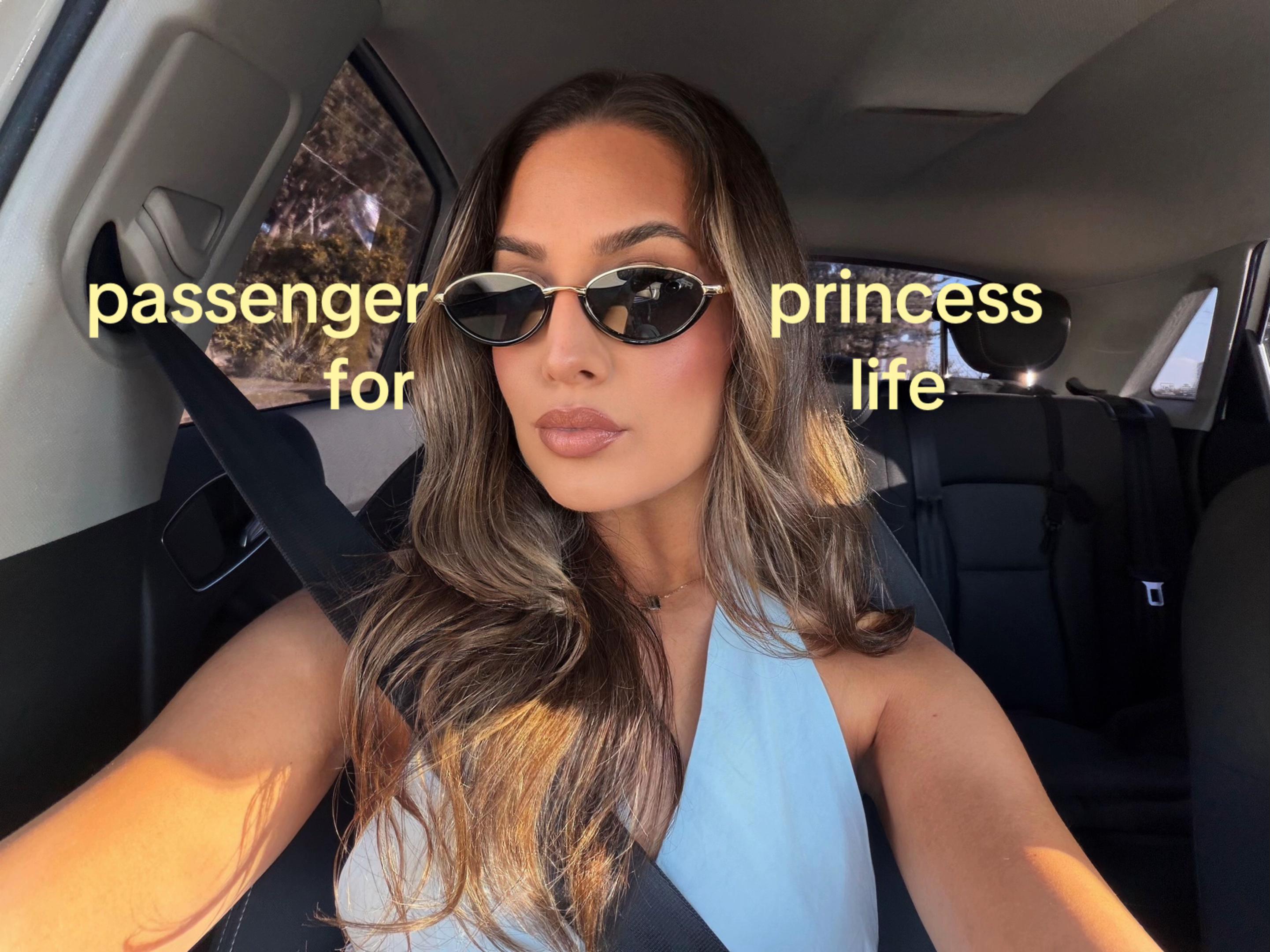 @Mia
