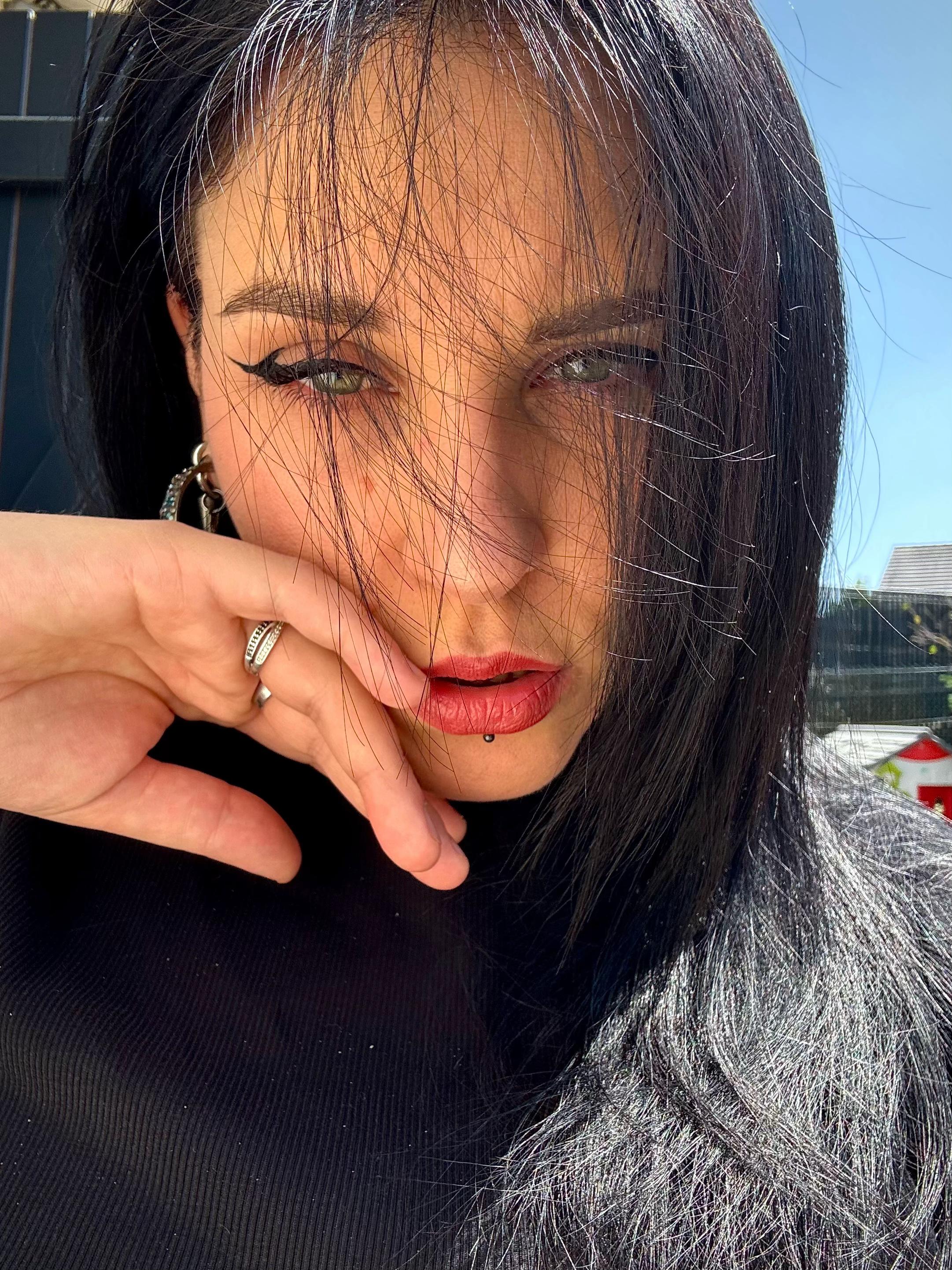 @𝕬𝖑𝖊𝖝𝖆𝖓𝖉𝖗𝖆 🖤†