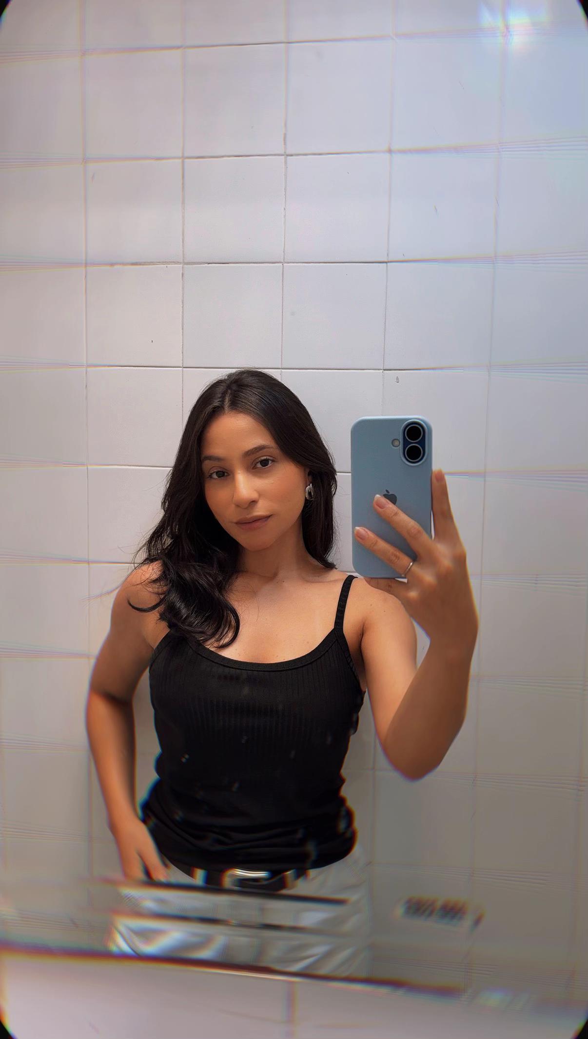 @Bella