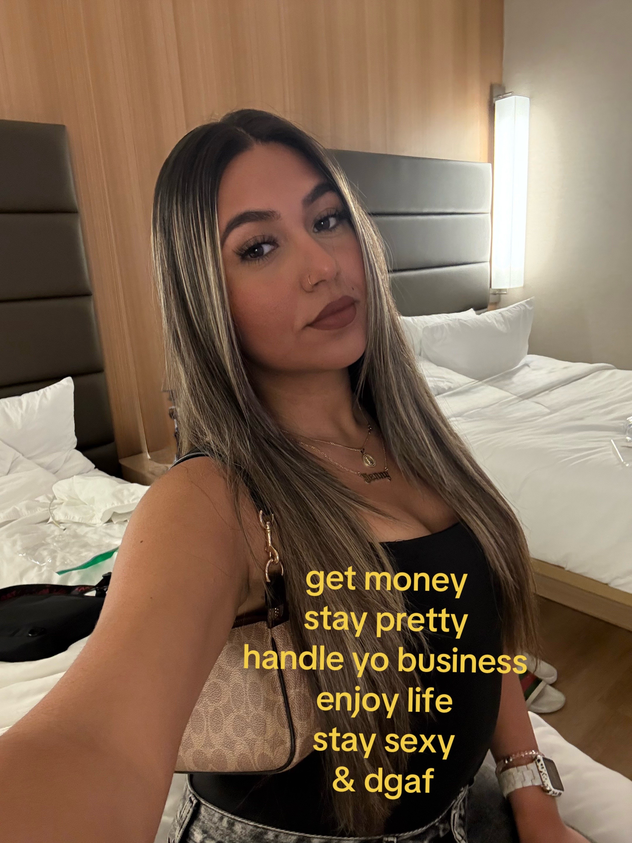 @hennybearr