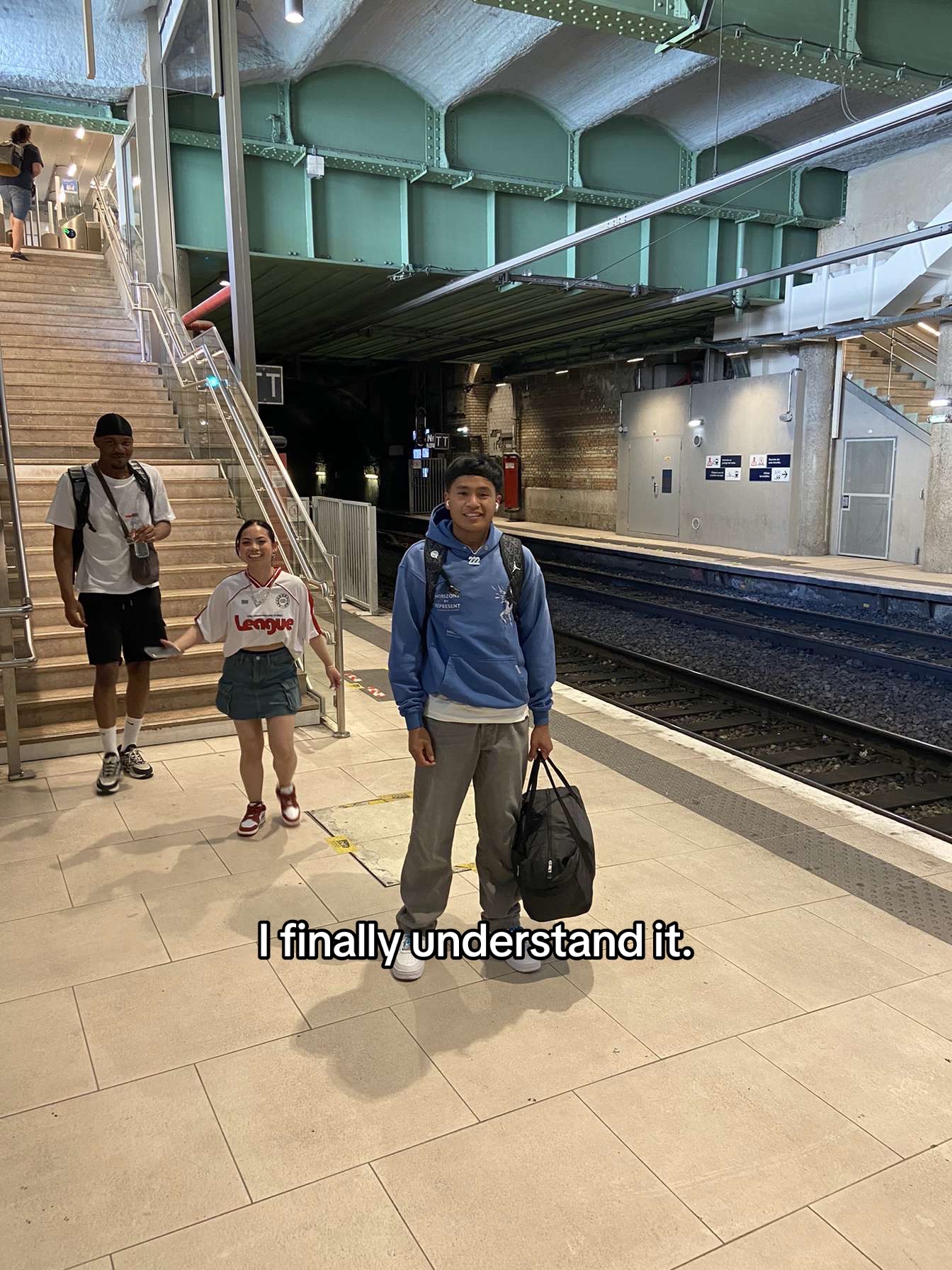 @AV