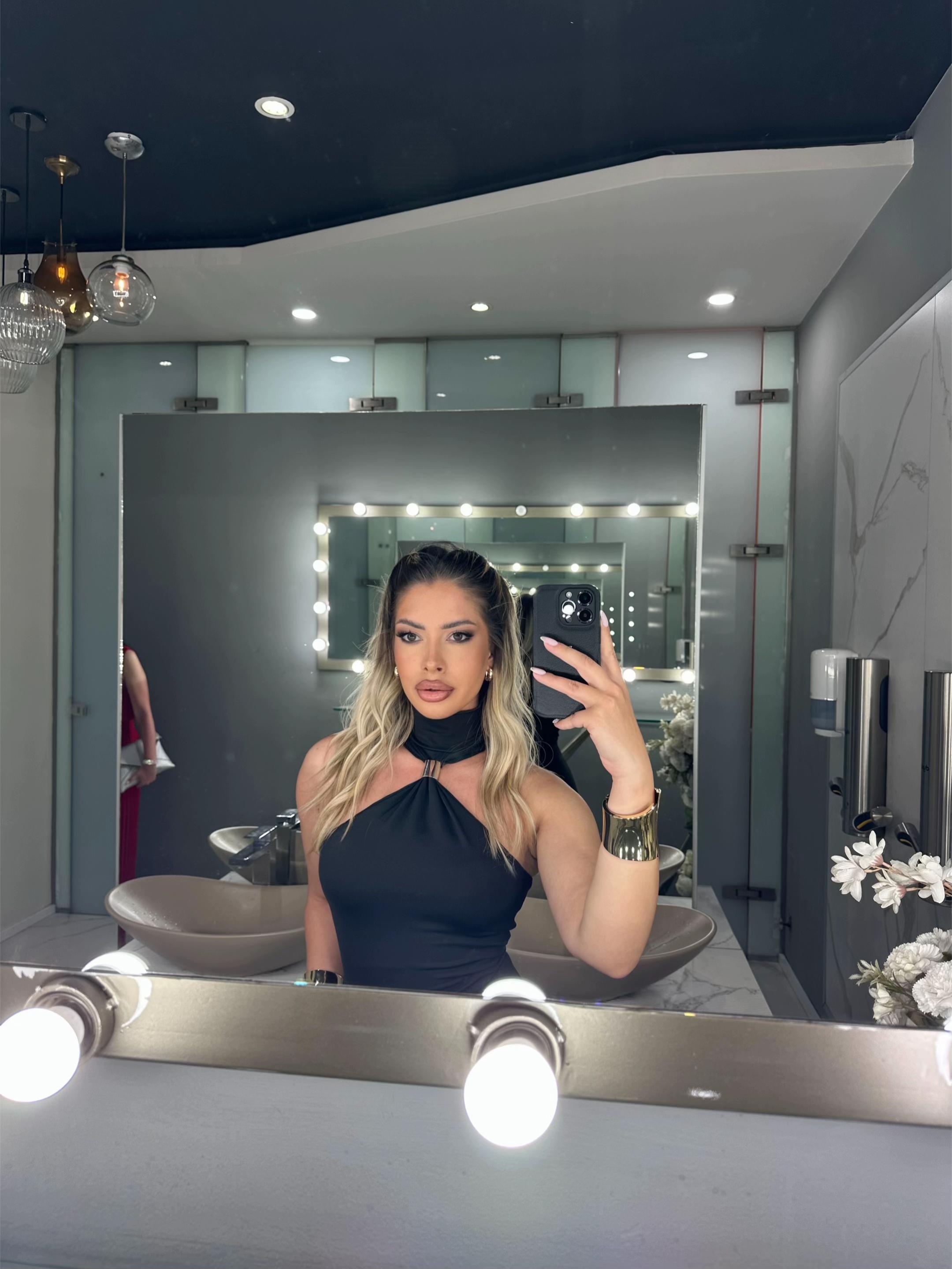 @Debora 💎