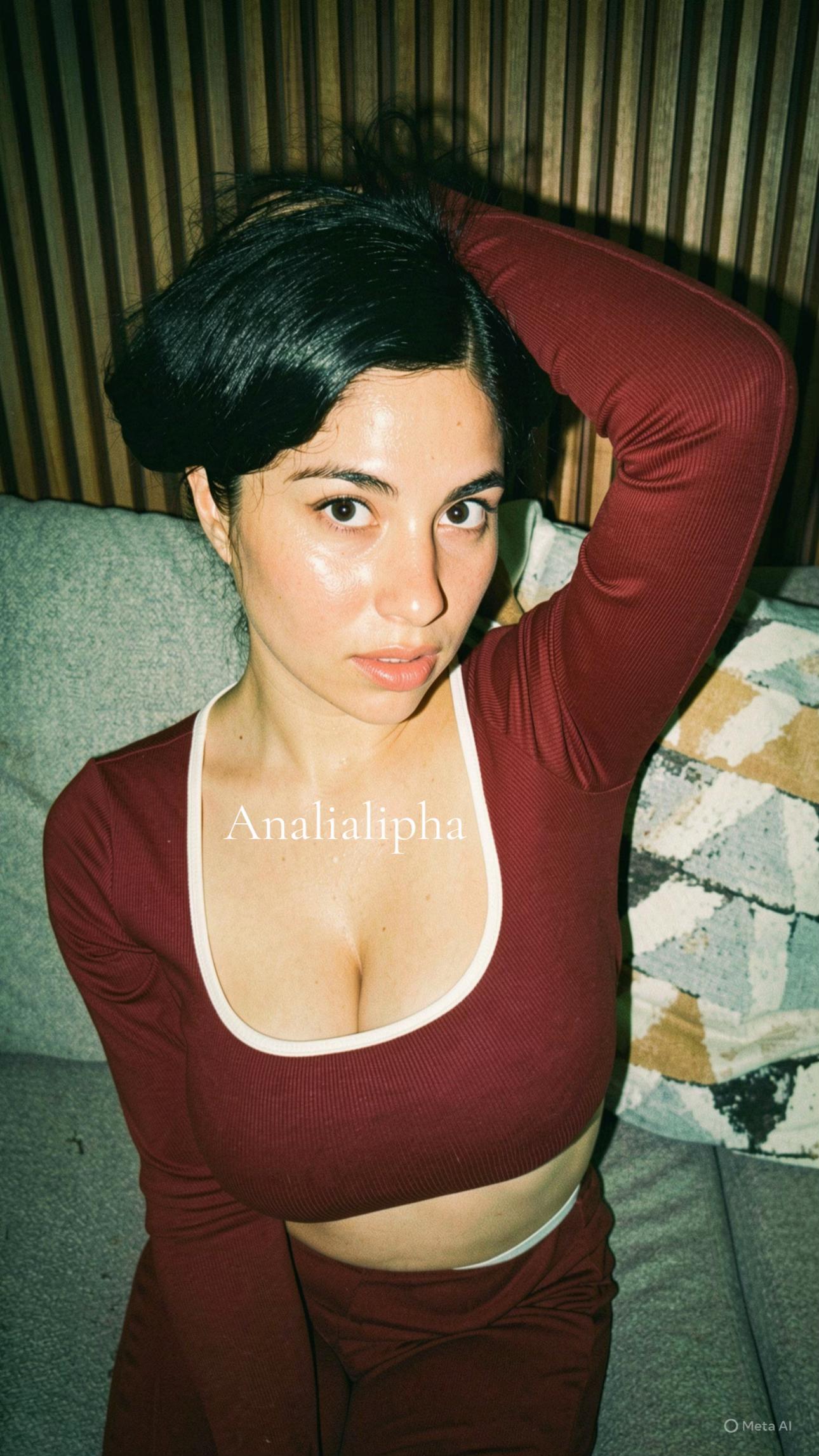 @Analialiphaoficial