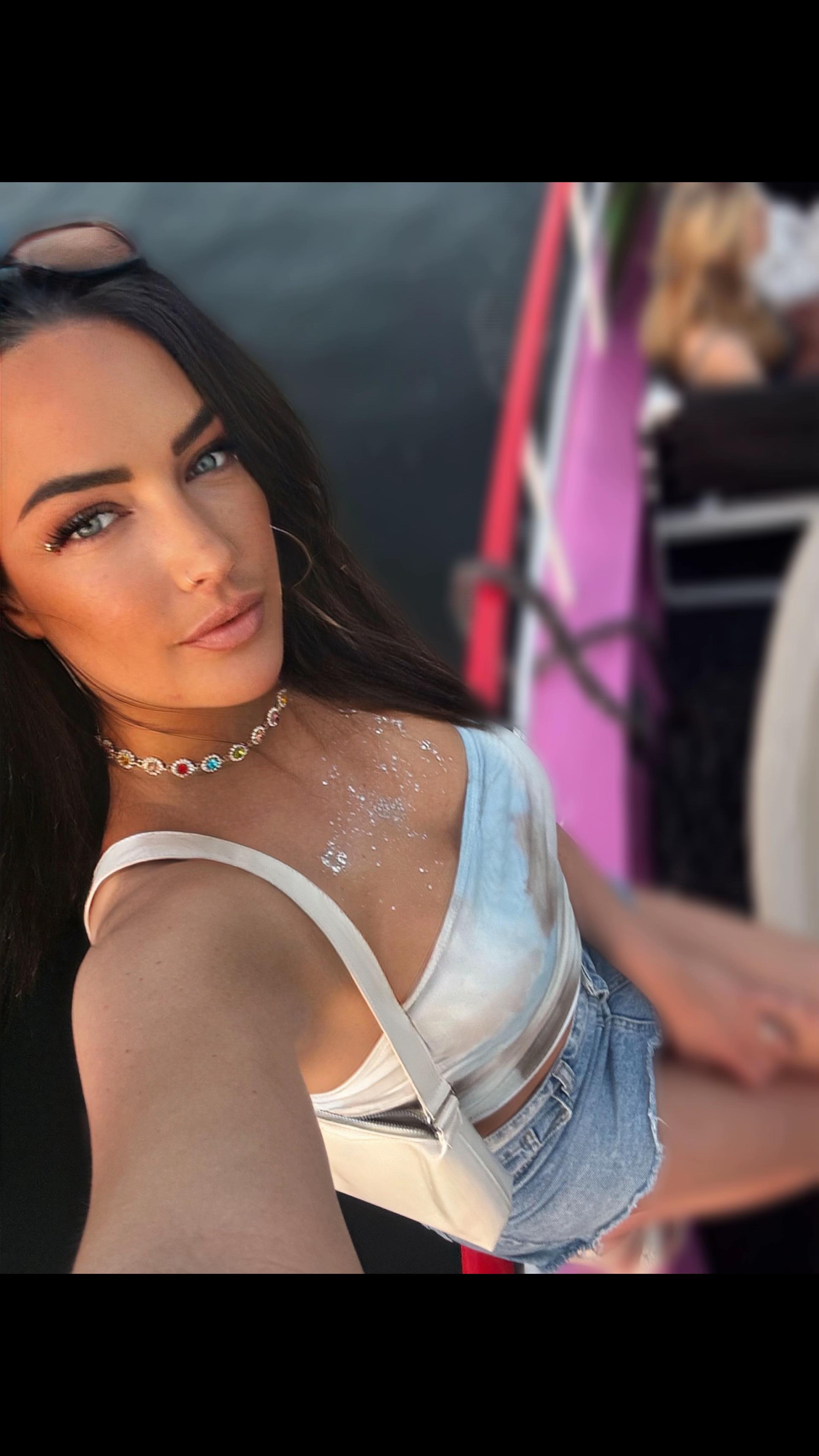 @Anna Fox🔥