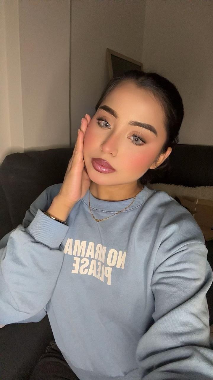 @Eyana Khan