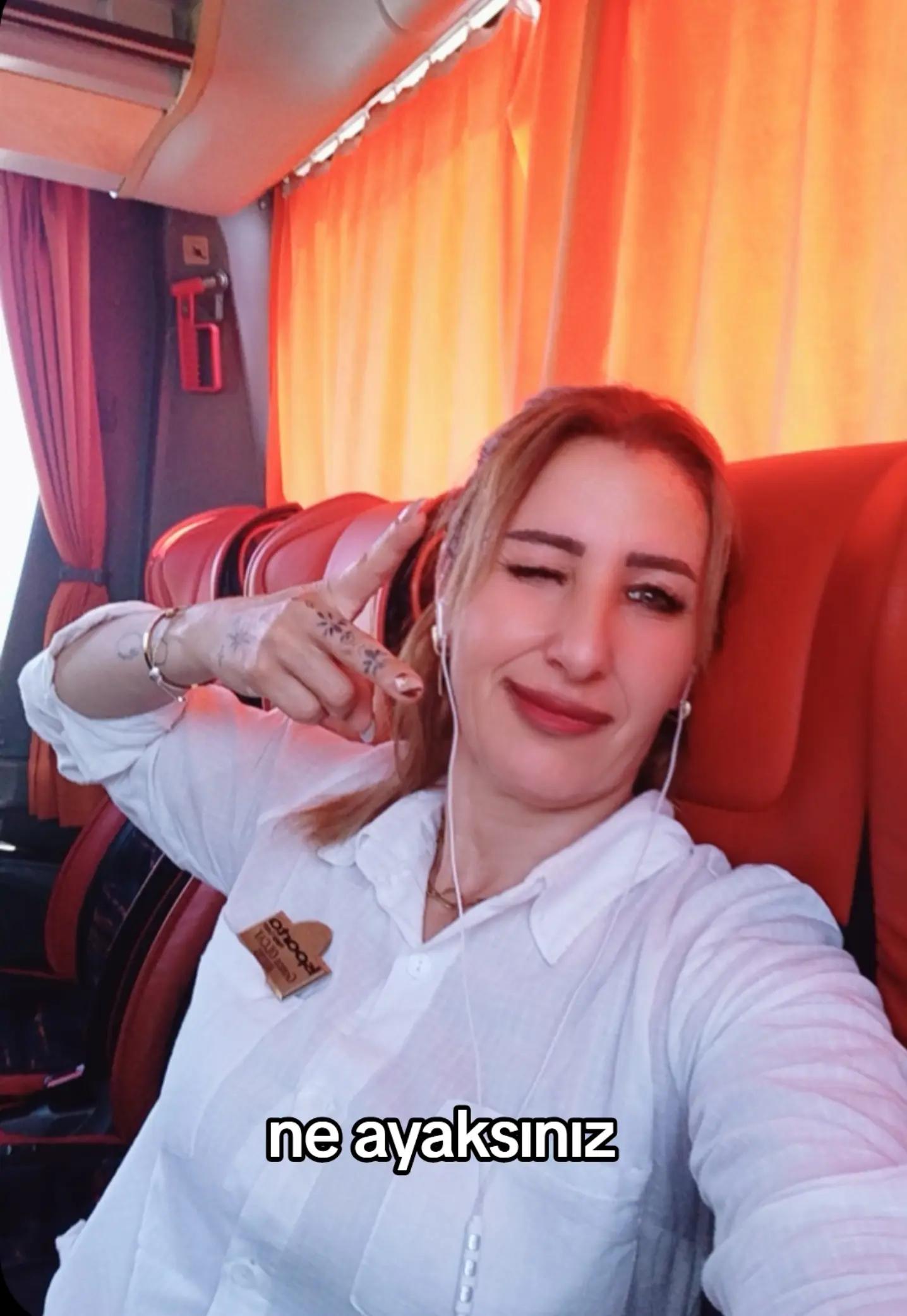 @emelııı