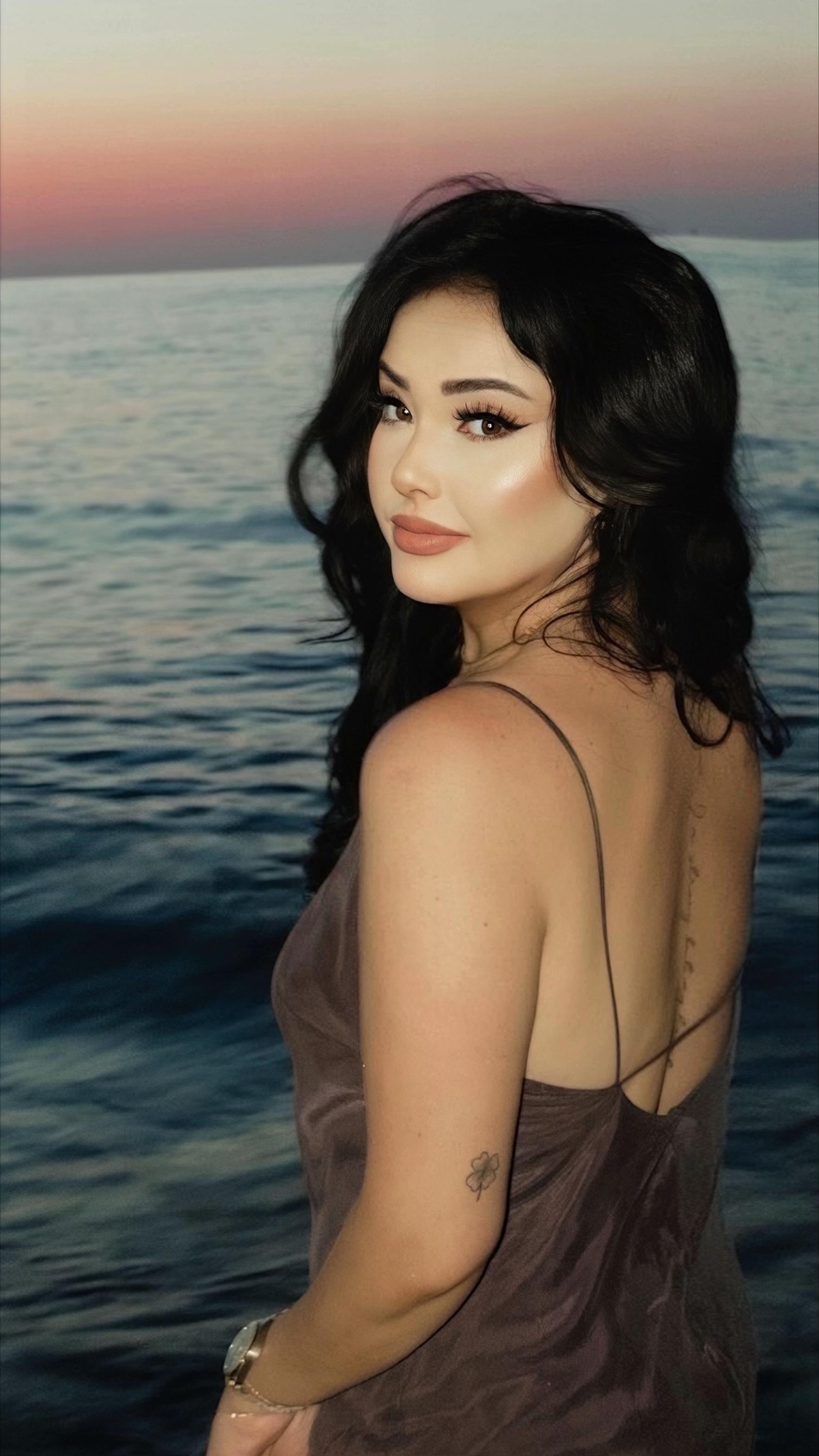 @AAY🖤👸🏻