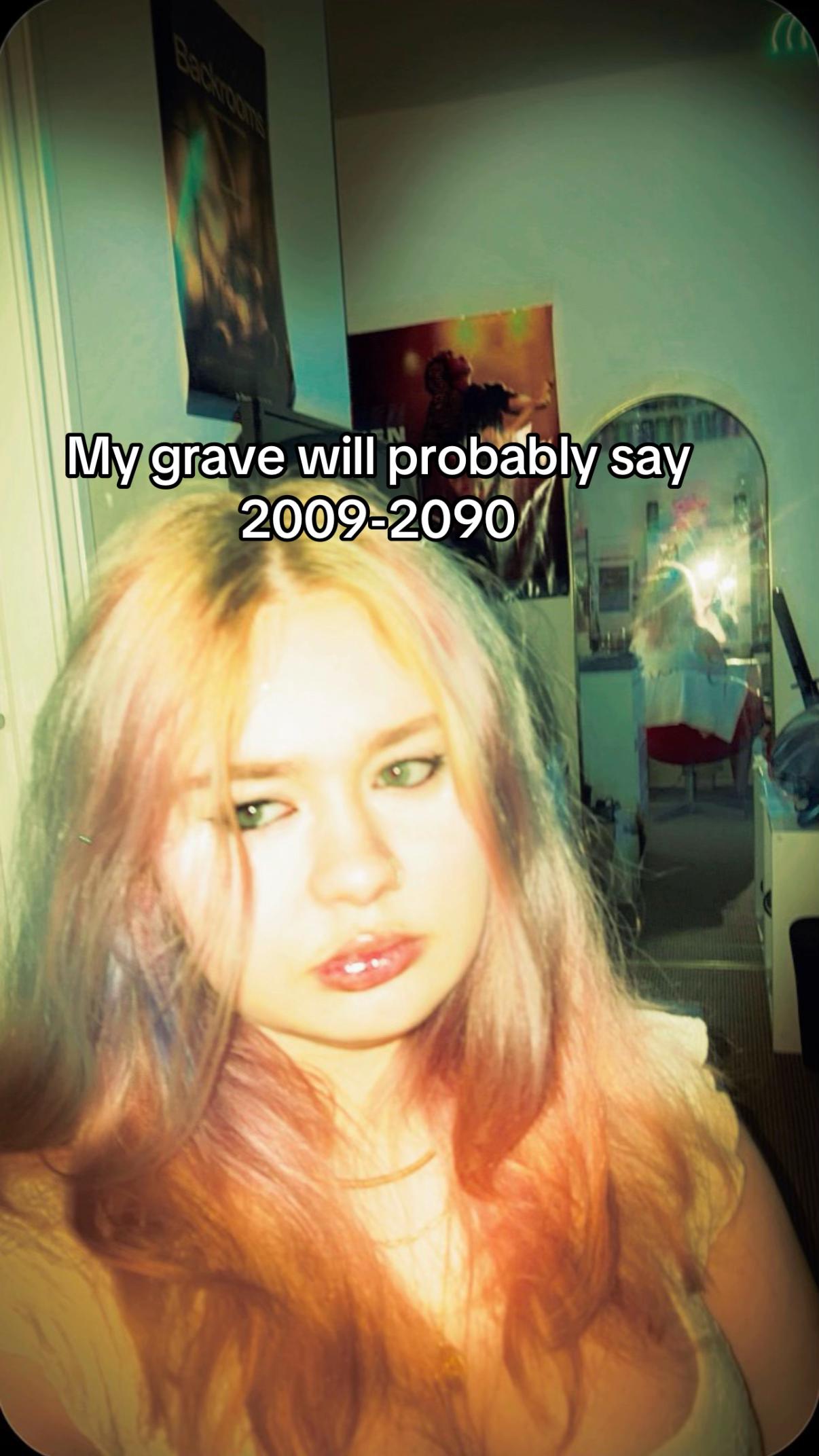 @𝒮𝒸𝒶𝓇𝓁ℯ𝓉𝓉 🎤