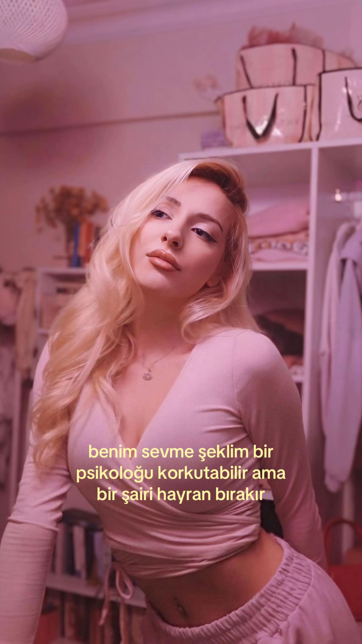 @౨ৎ𝓂𝑒𝓁𝒾𝓈 𝑜𝓃𝒾𝓏♡