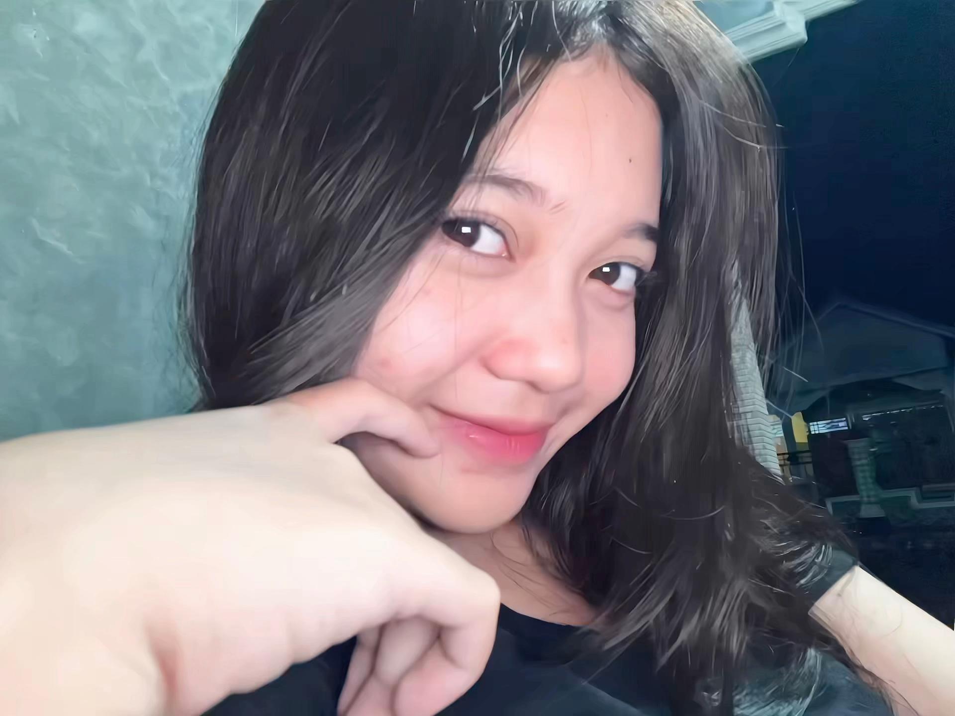 @hi, ini chica