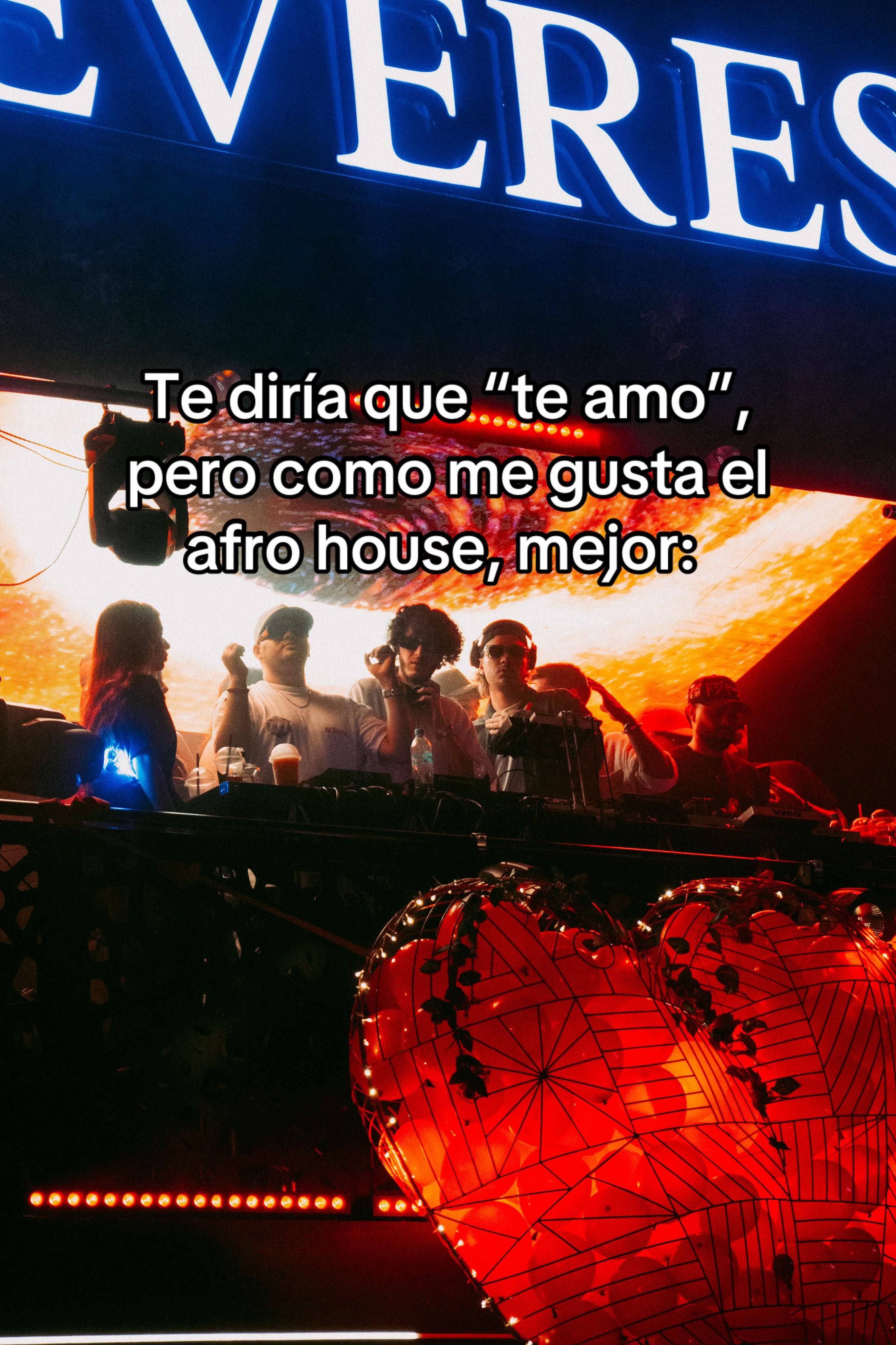 @THE RHYTHM BROTHERS