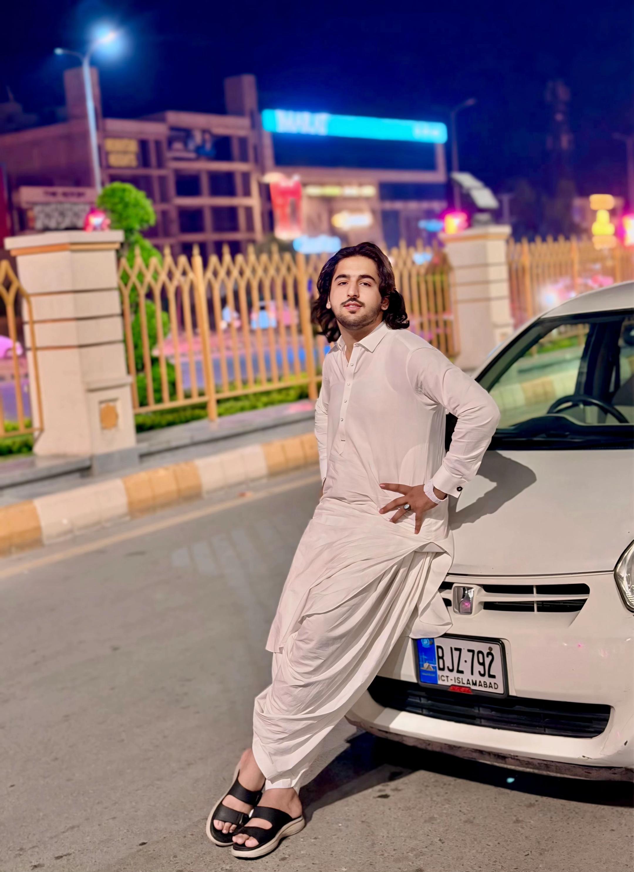 @اسد _څارګر