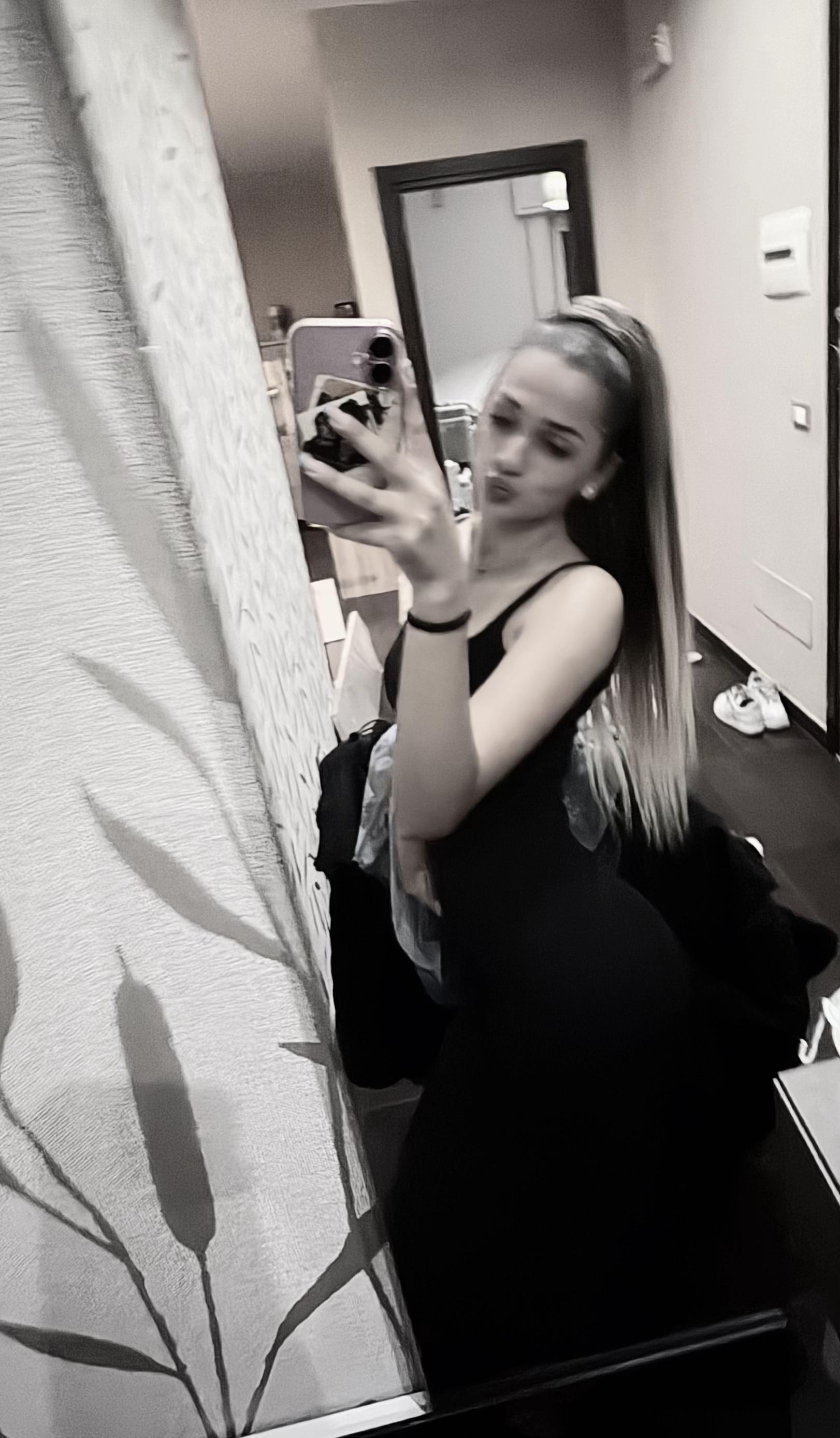 @𝟙𝟠