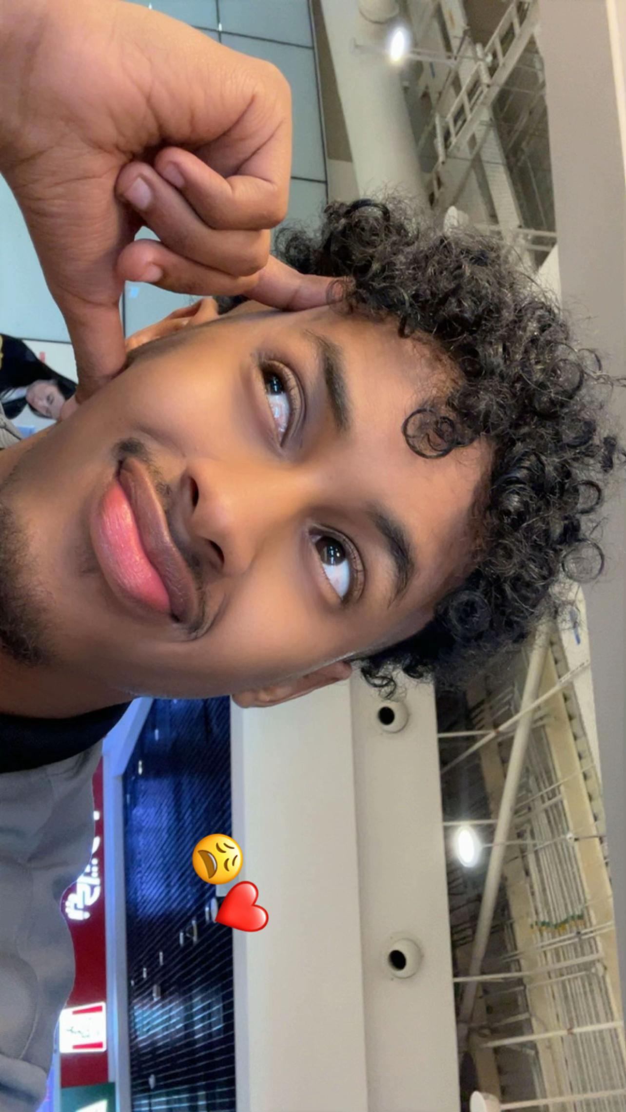 @unvailabl3_