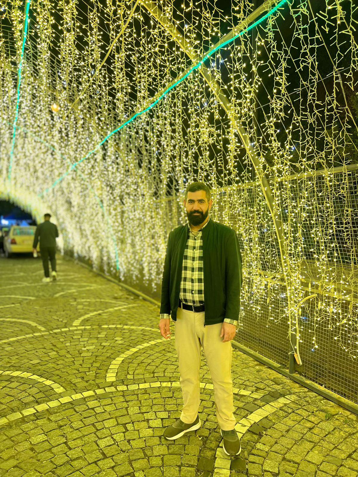 @تاجر السعادة