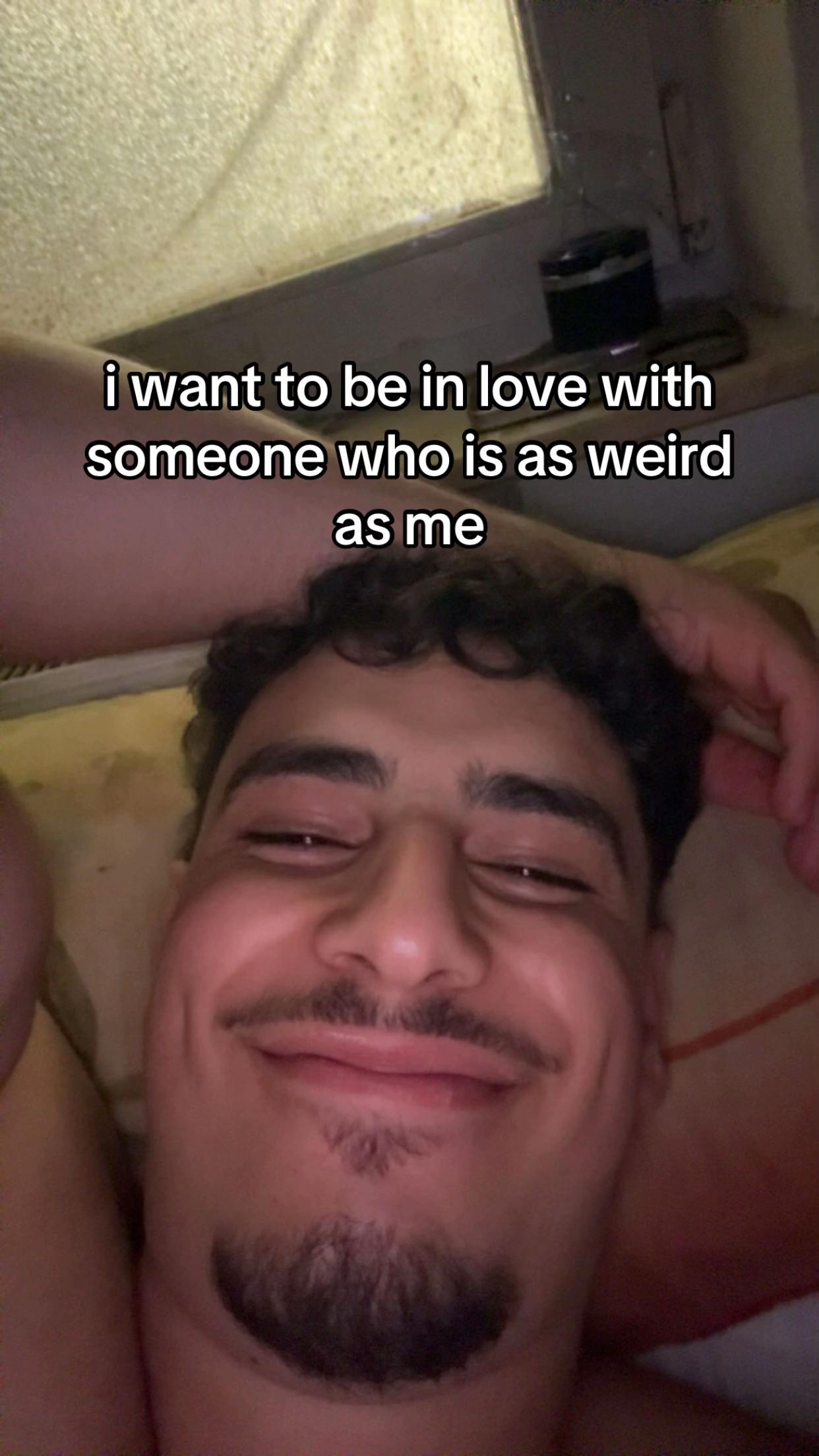 @(MO)