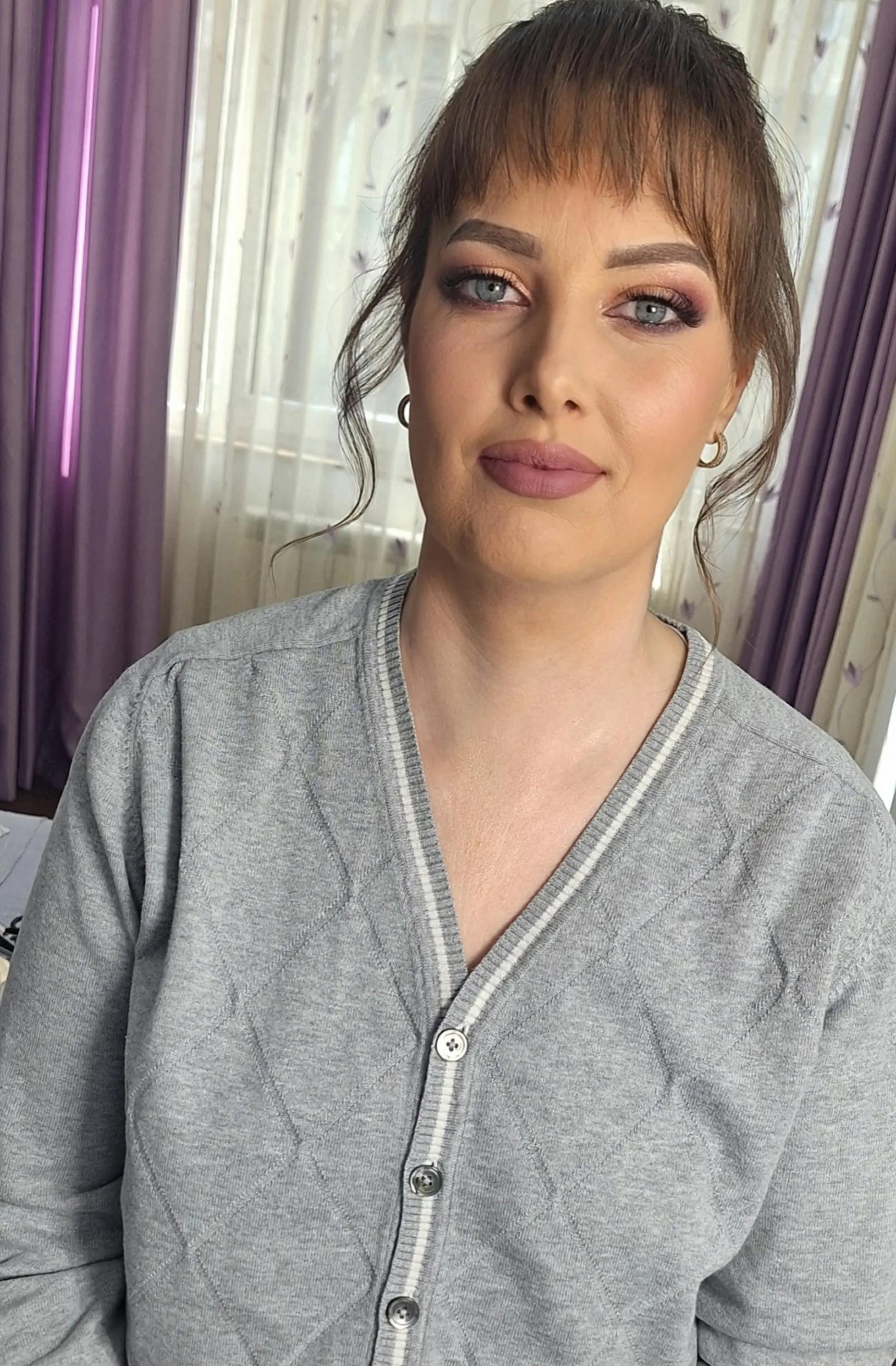 @Make up Elena