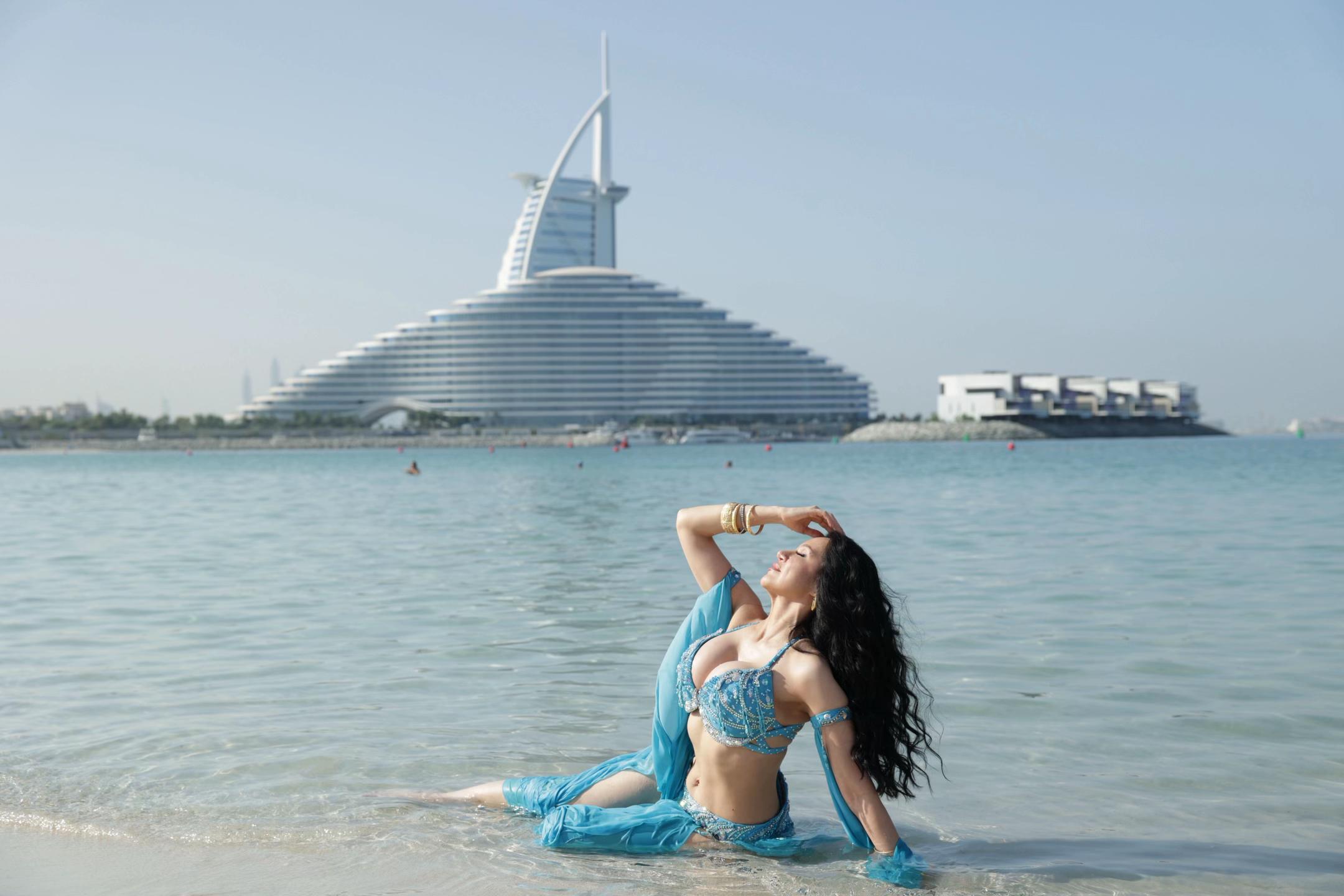 @Esmeralda Bellydancer