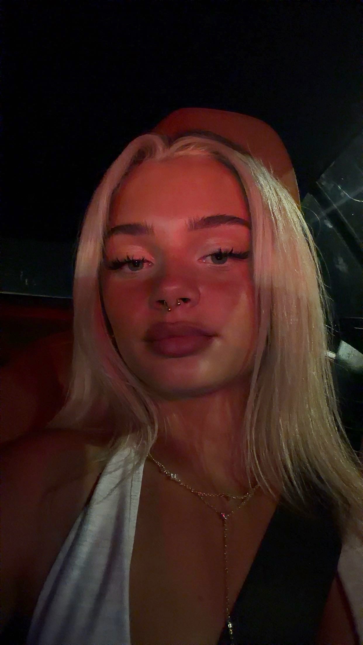 @julessss