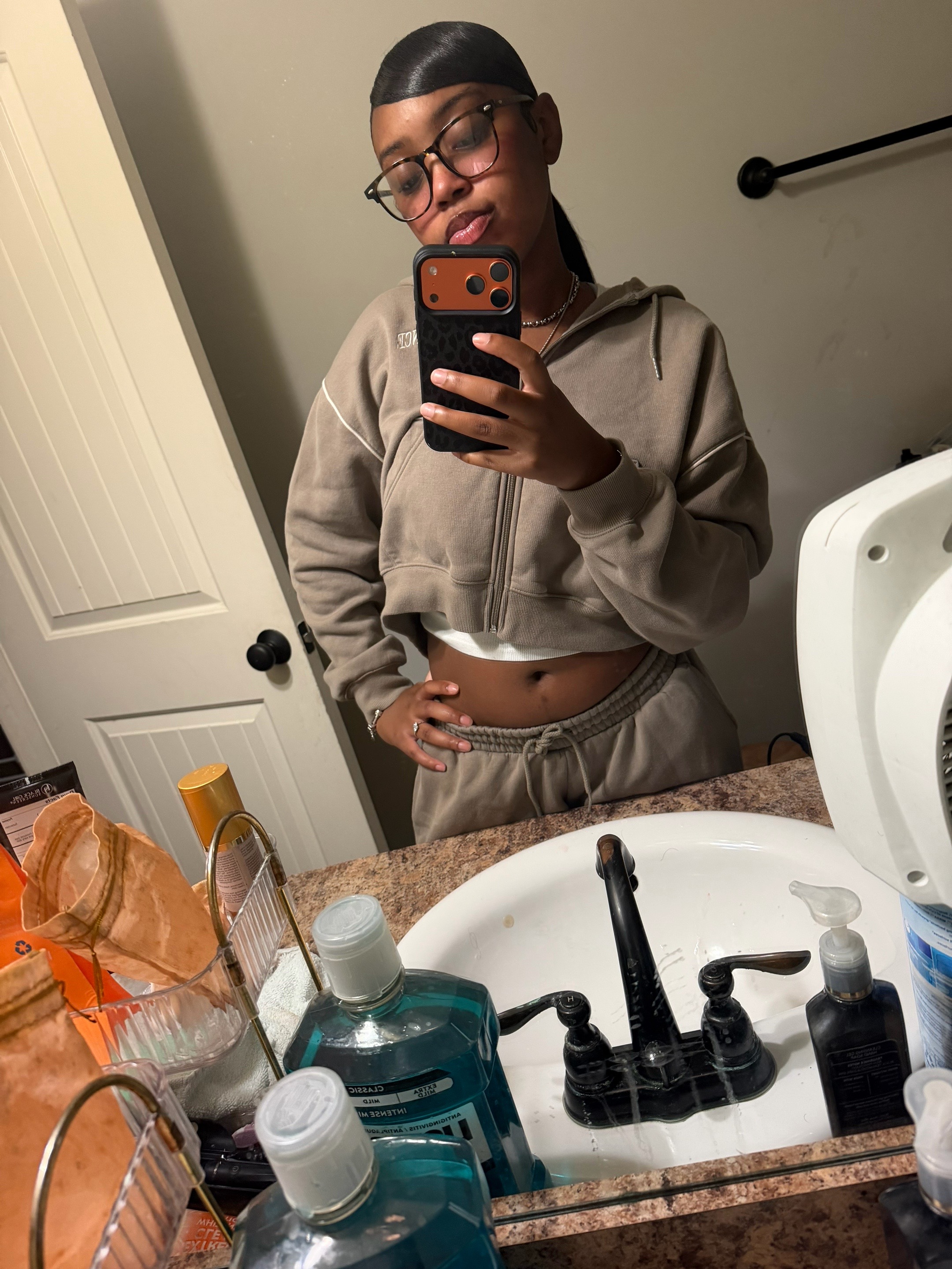 @reallyrhudedolly