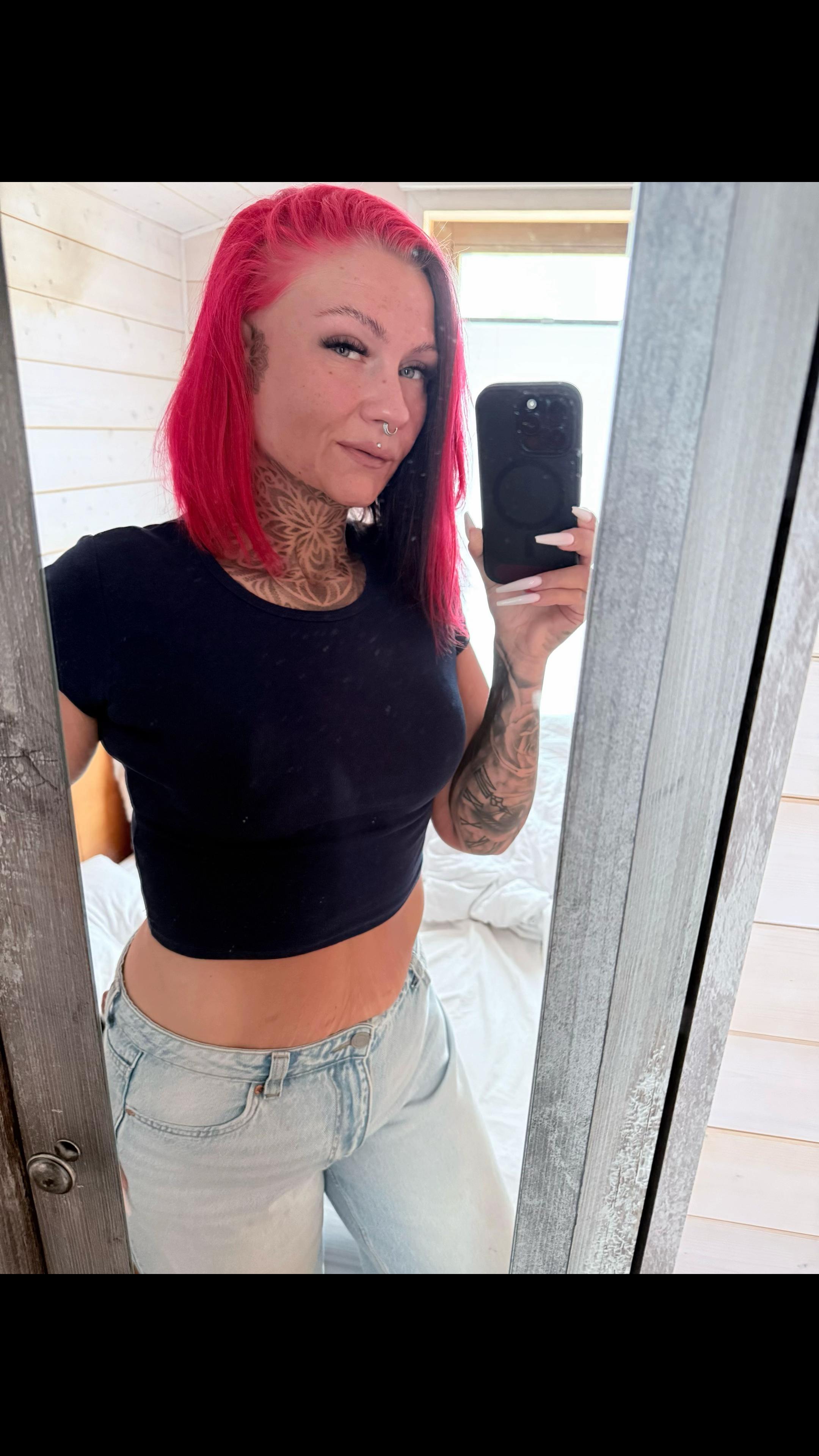 @𝑀𝒶𝓃𝒿𝒶 🍒