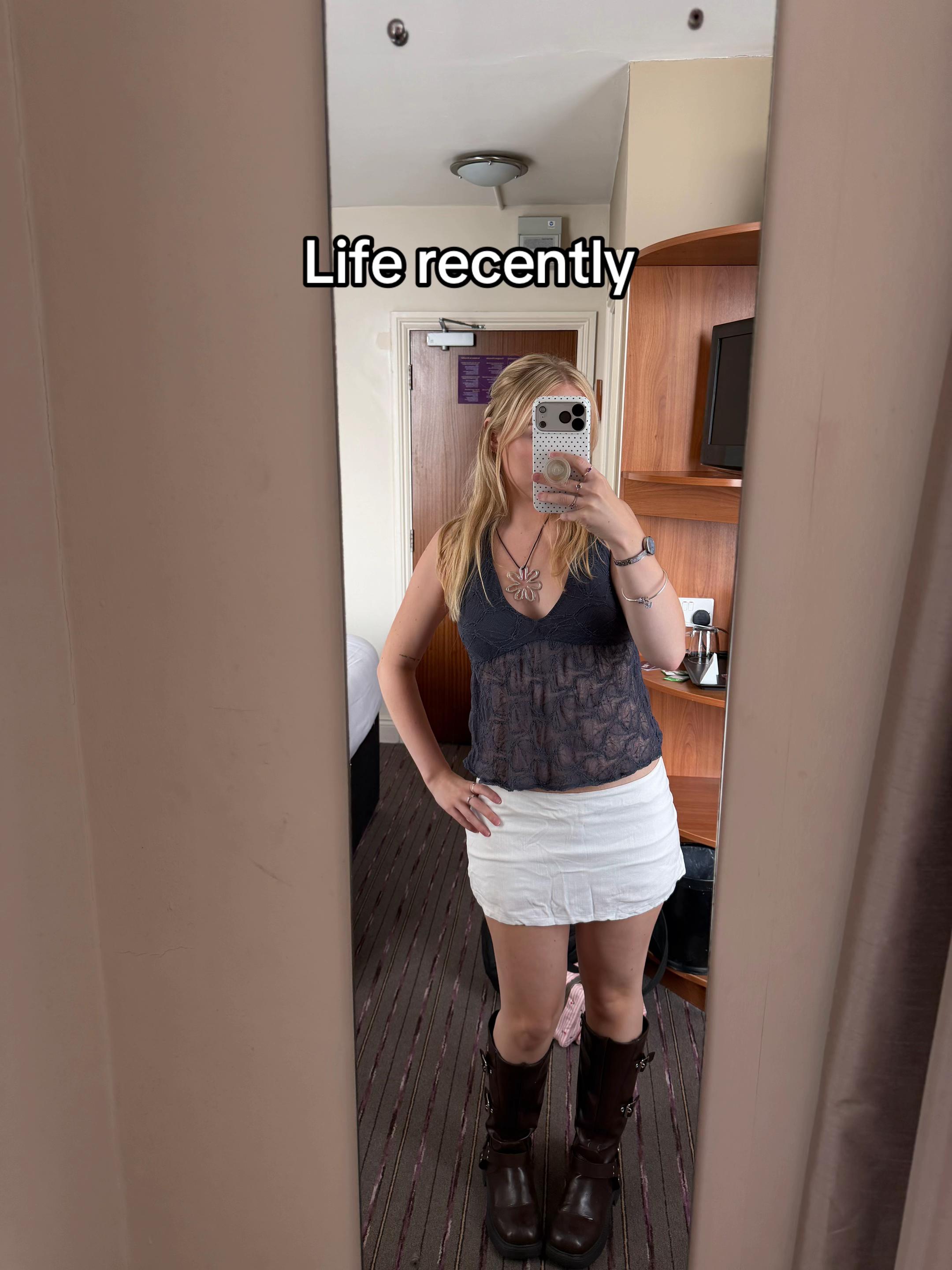 @Lara