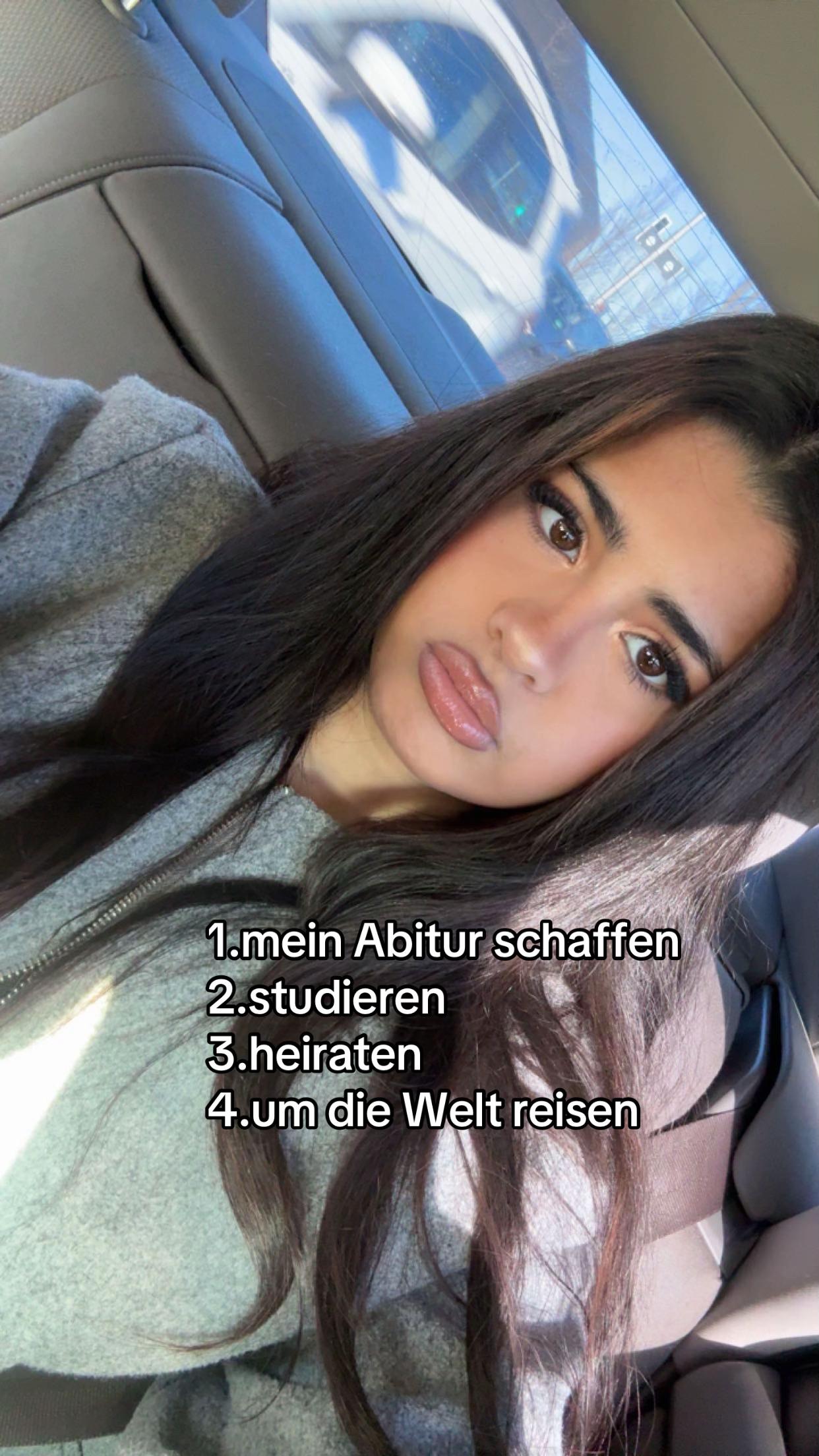 @⃟