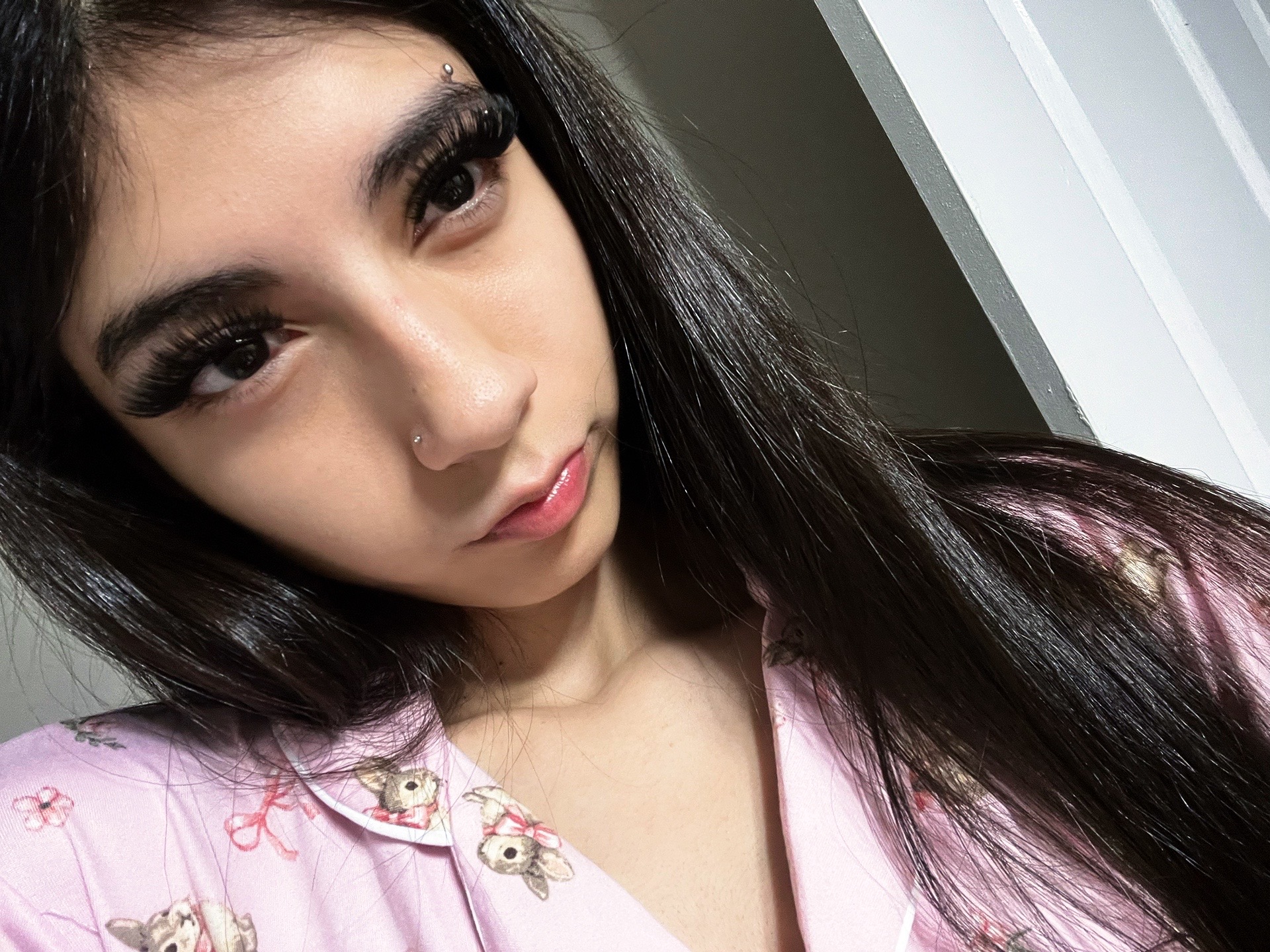 @*•*