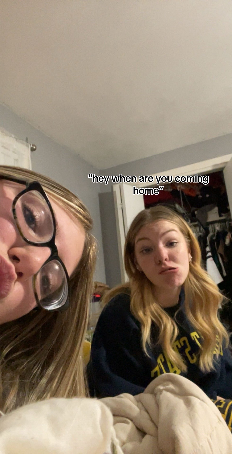 @mo