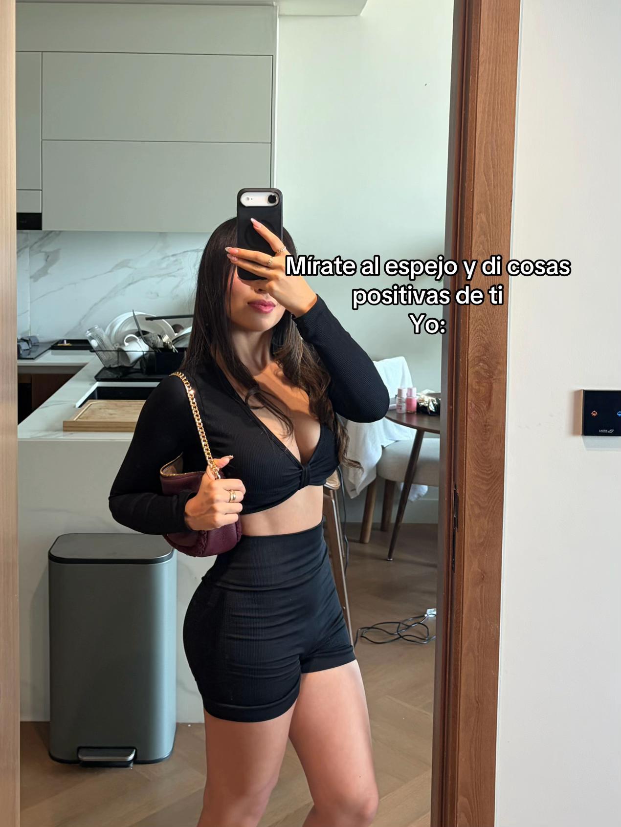 @valecadena23