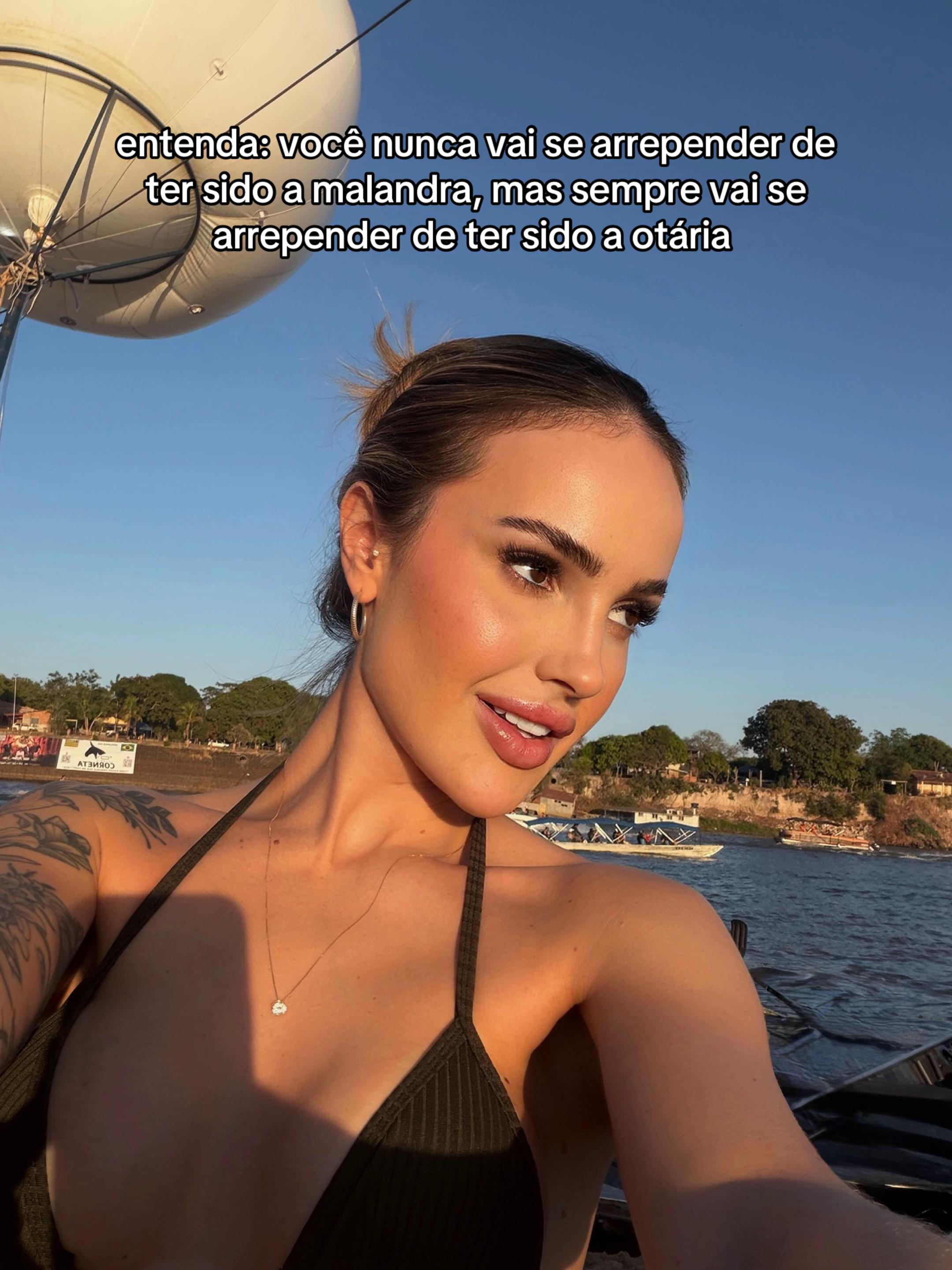 @Kelly Giovanna