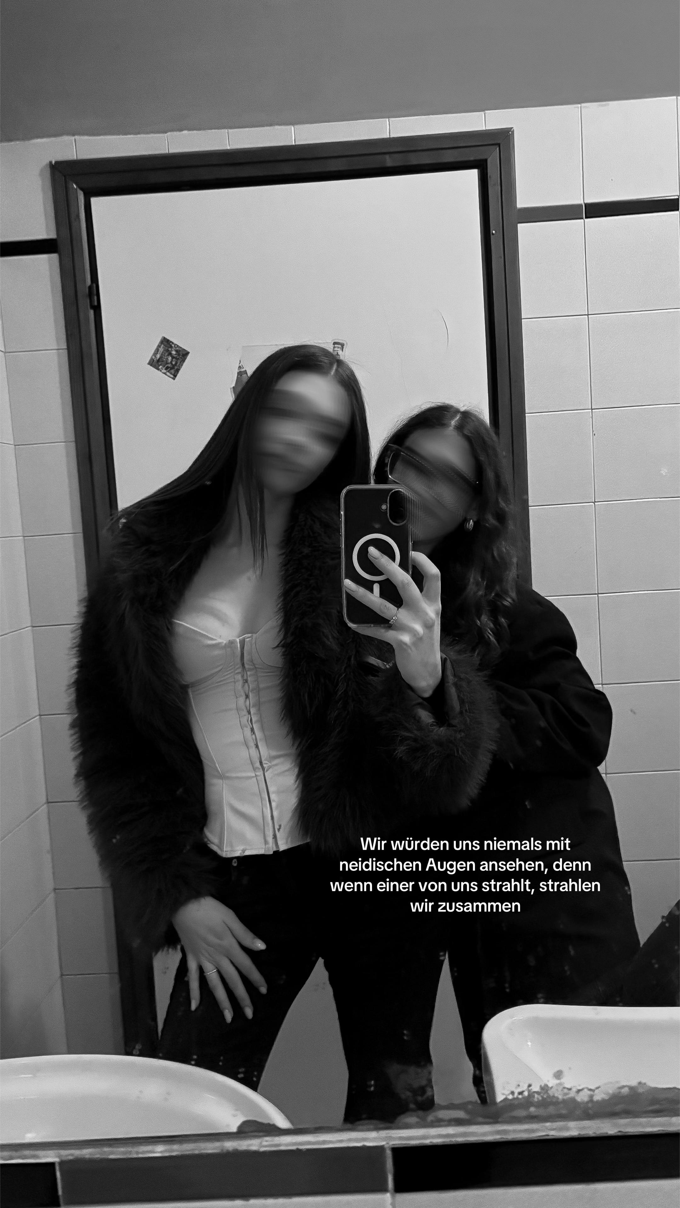 @Elisa