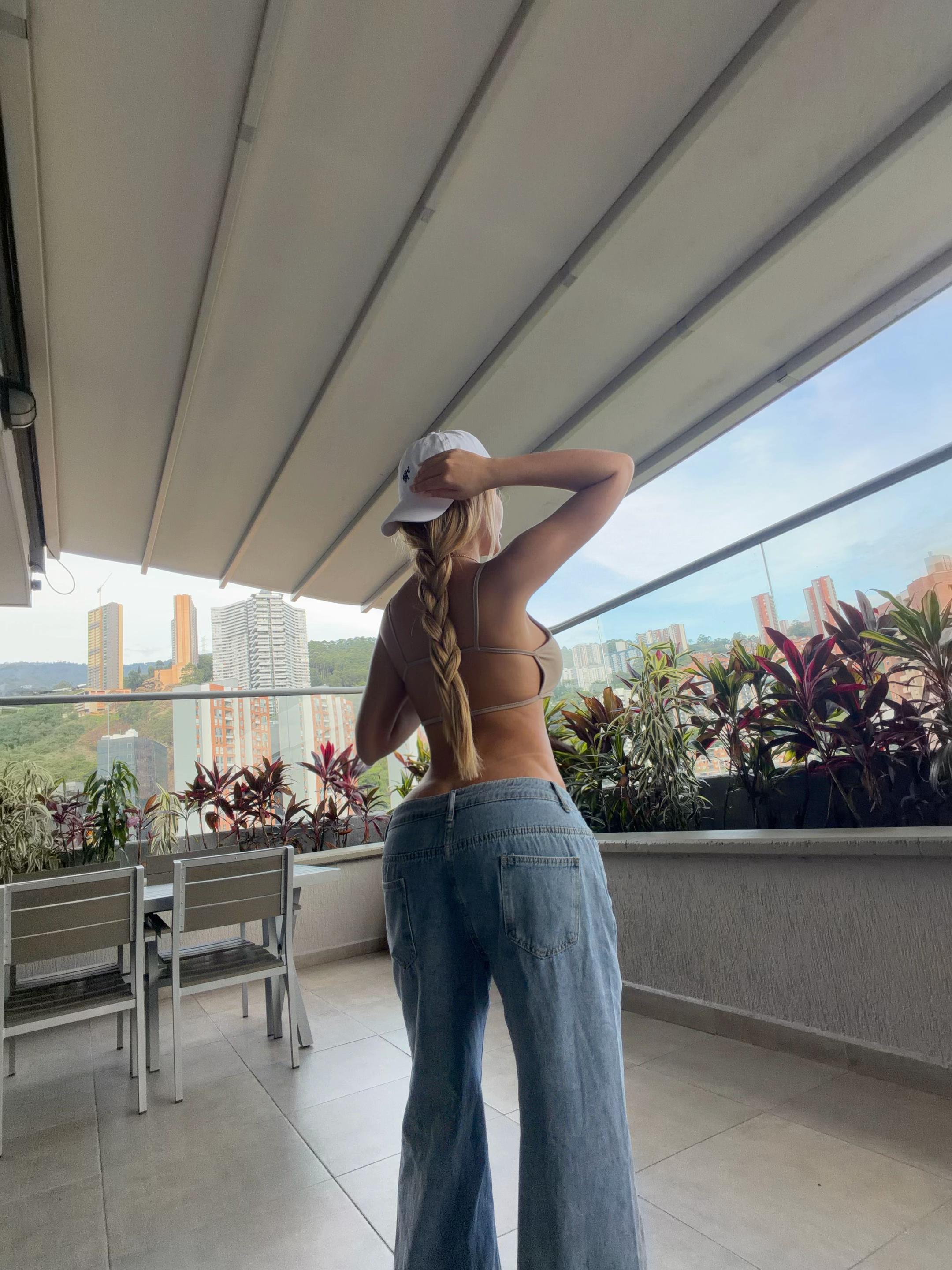 @Mariana🫦