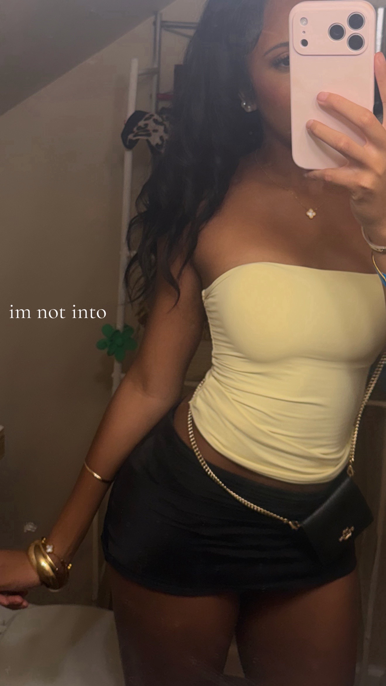 @laurenainsley