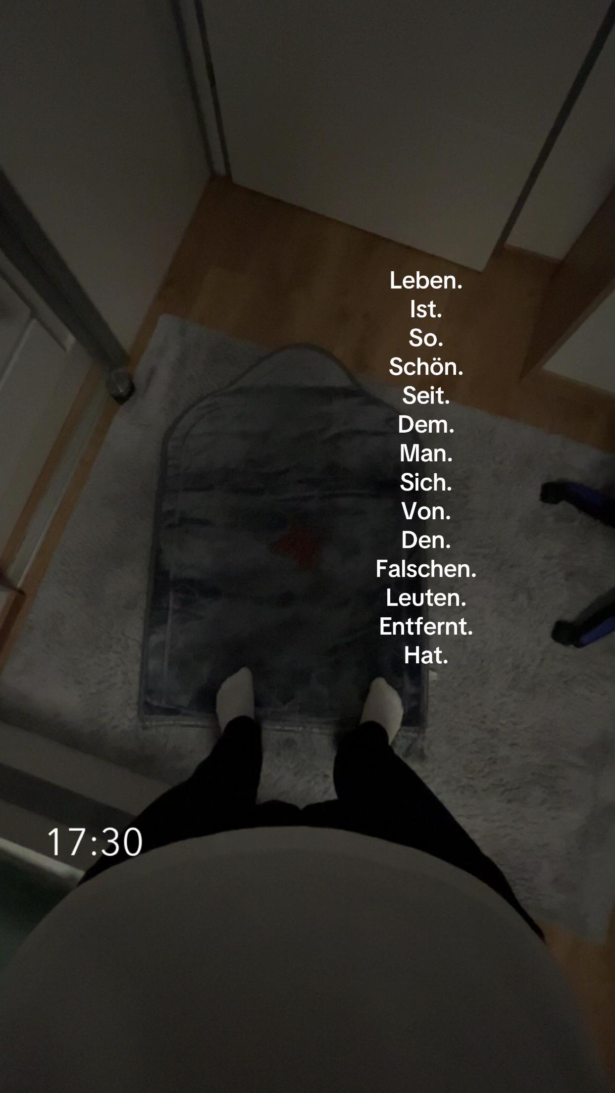 @⃟