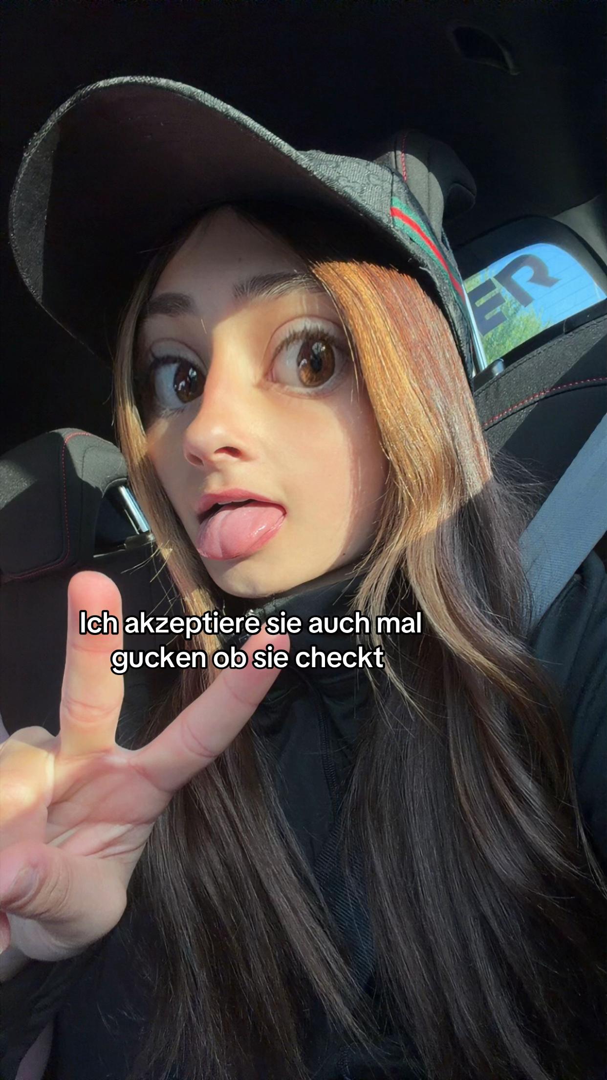 @🎭