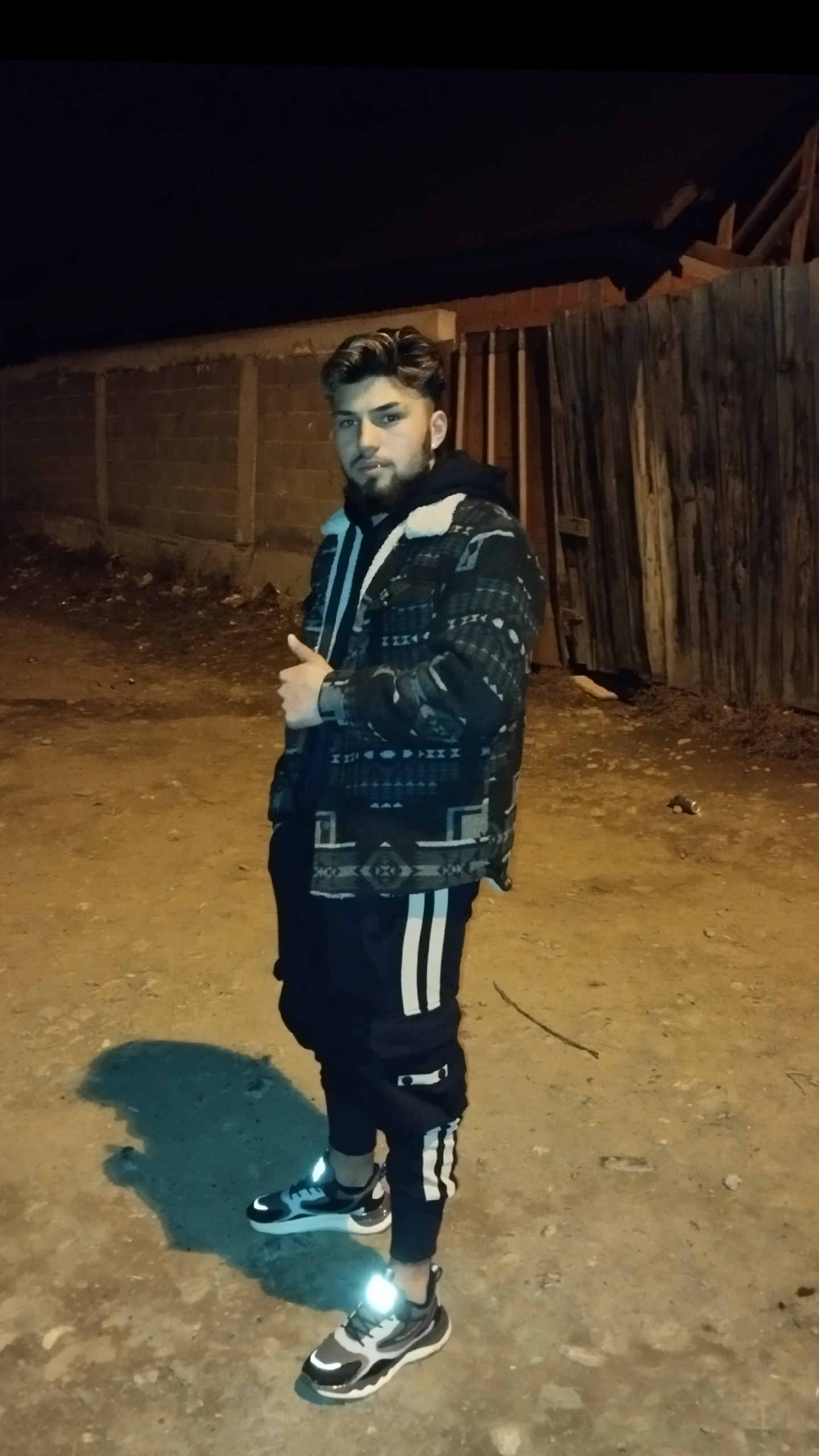 @IONUȚ at&icirc;t