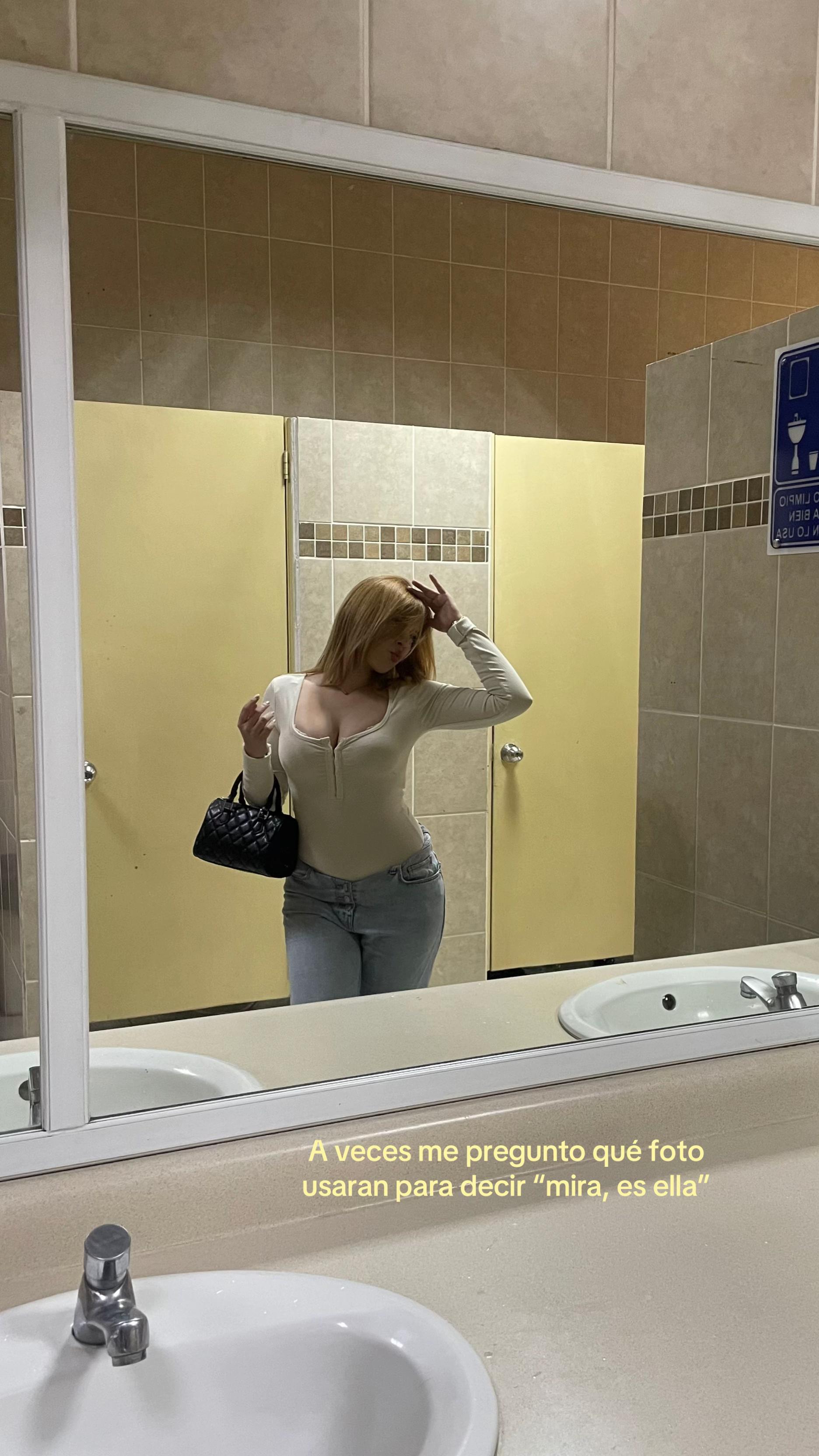 @iamlyndseyy