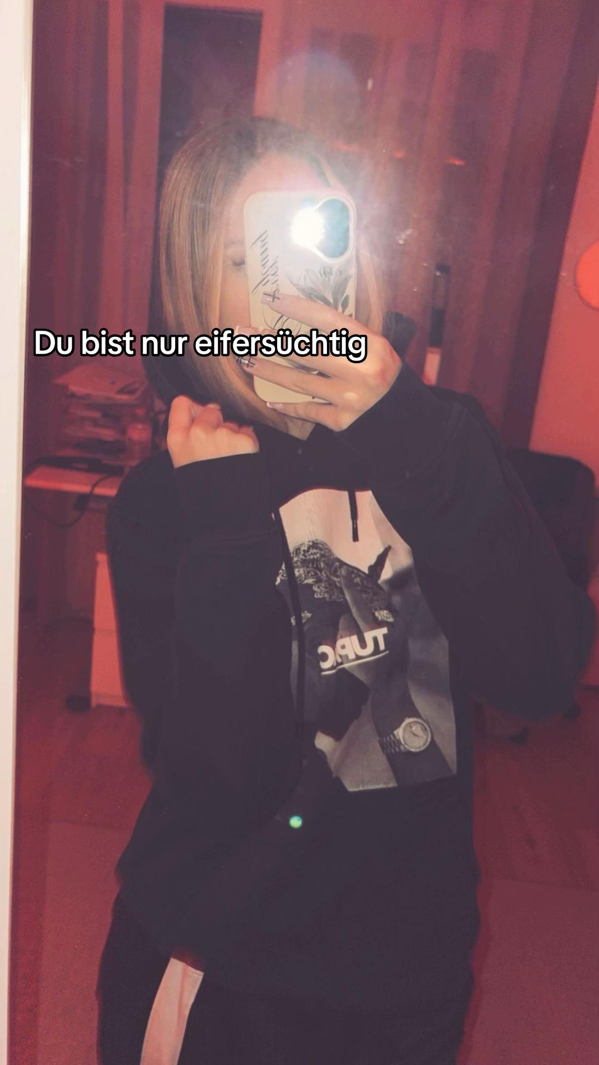 @𝓐🥥