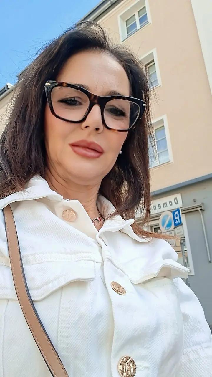 @Simona