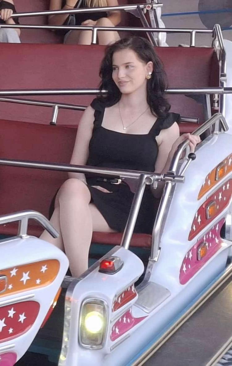 @𝒞ℯ𝓁𝒾𝓃ℯ